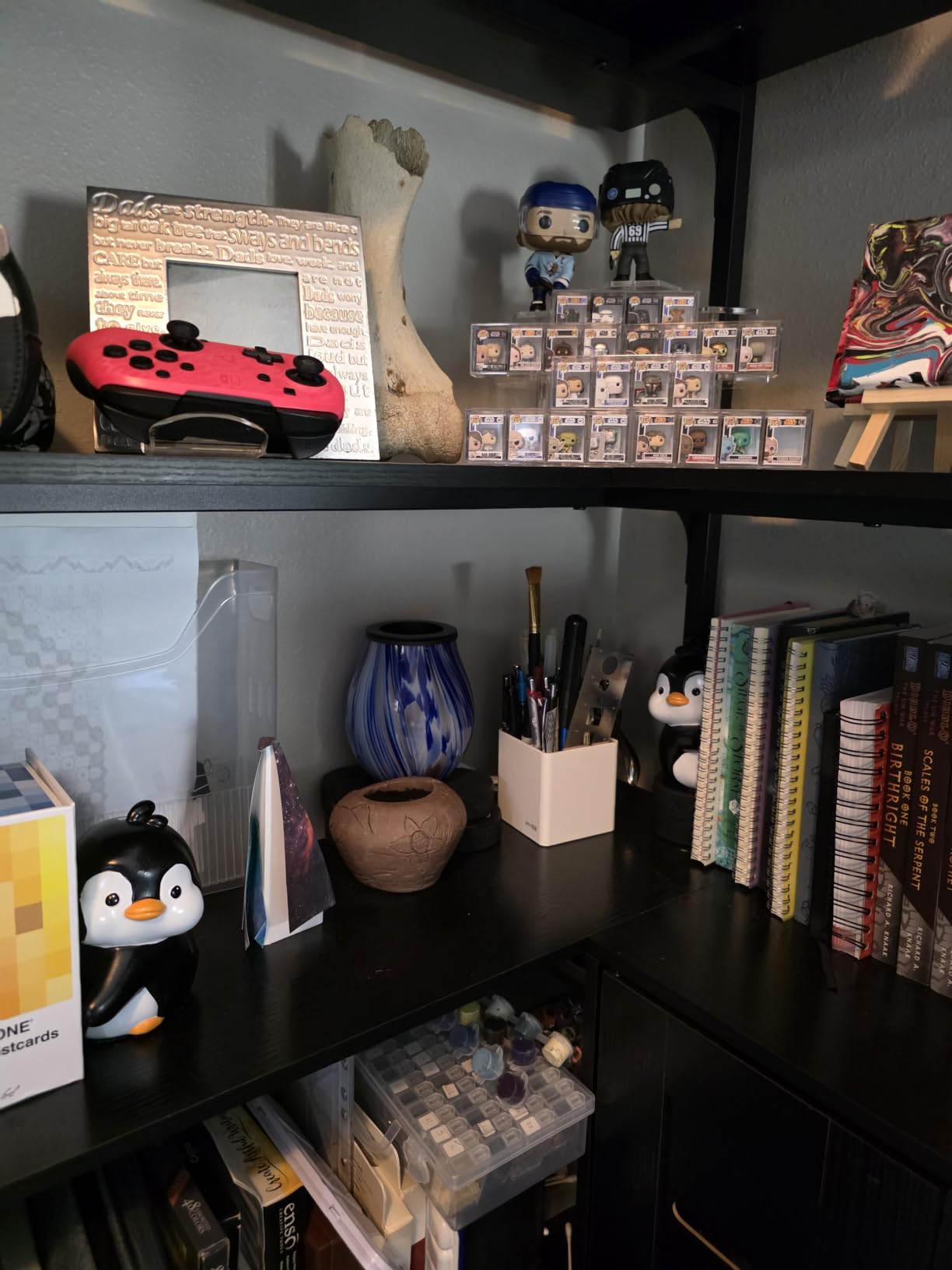 Cute Hug Ducks Decorative Bookends, Unique Book Ends to Hold Books Creative Resin Book Holder Stopper for Home Office Desk Bookshelf Decoration customer photo 1