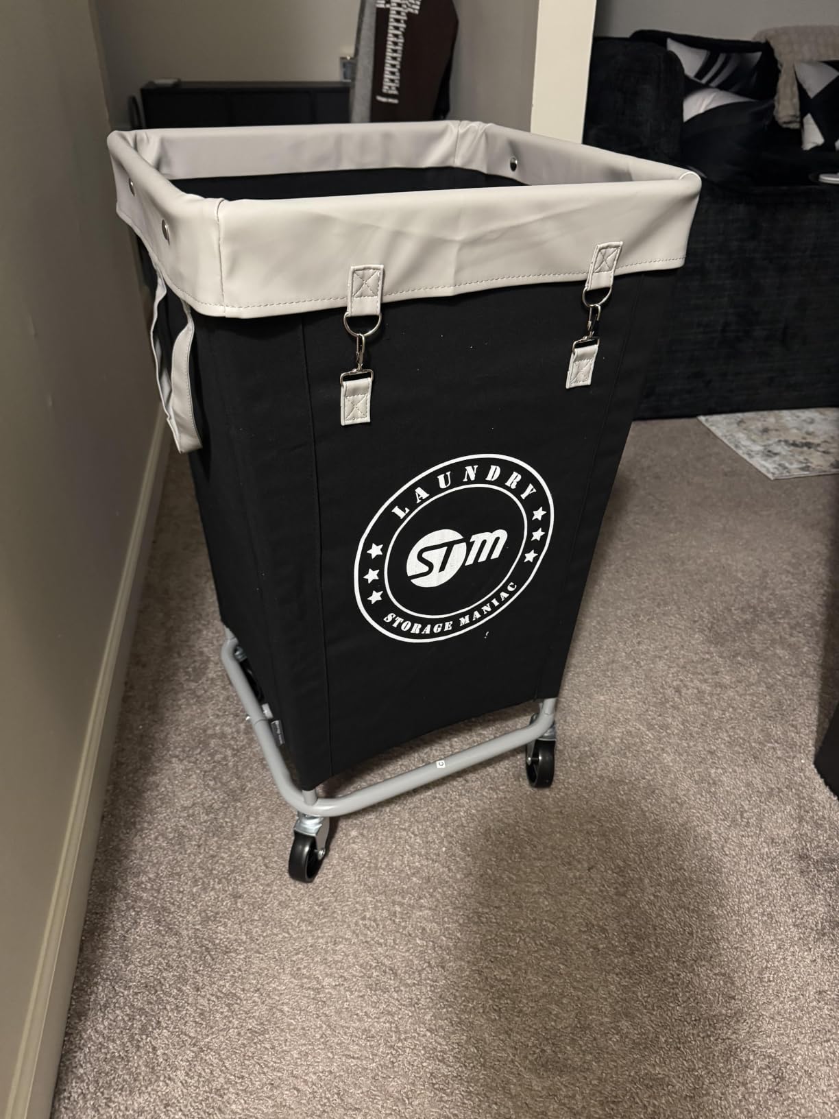 STORAGE MANIAC Commercial Laundry Hamper with Heavy Duty Steel Frame, 160 L Industrial Clothes Basket Cart with Wheels for Big Family, Home, Hotel, Laundry Room, 18''L x 18''W x 31''H, Medium Beige customer photo 1