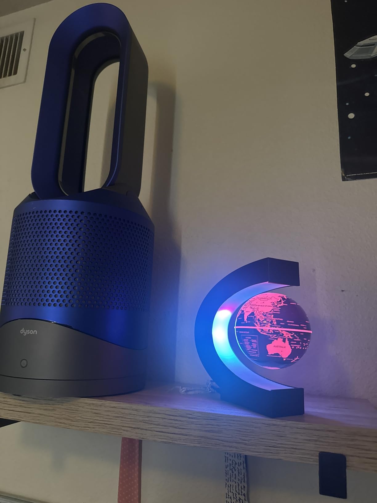 Multi-Color Changing Magnetic Levitation Floating Globe, Desktop Decoration | Father's Day Gifts, Stunning Visuals, Atmospheric Lighting customer photo 1
