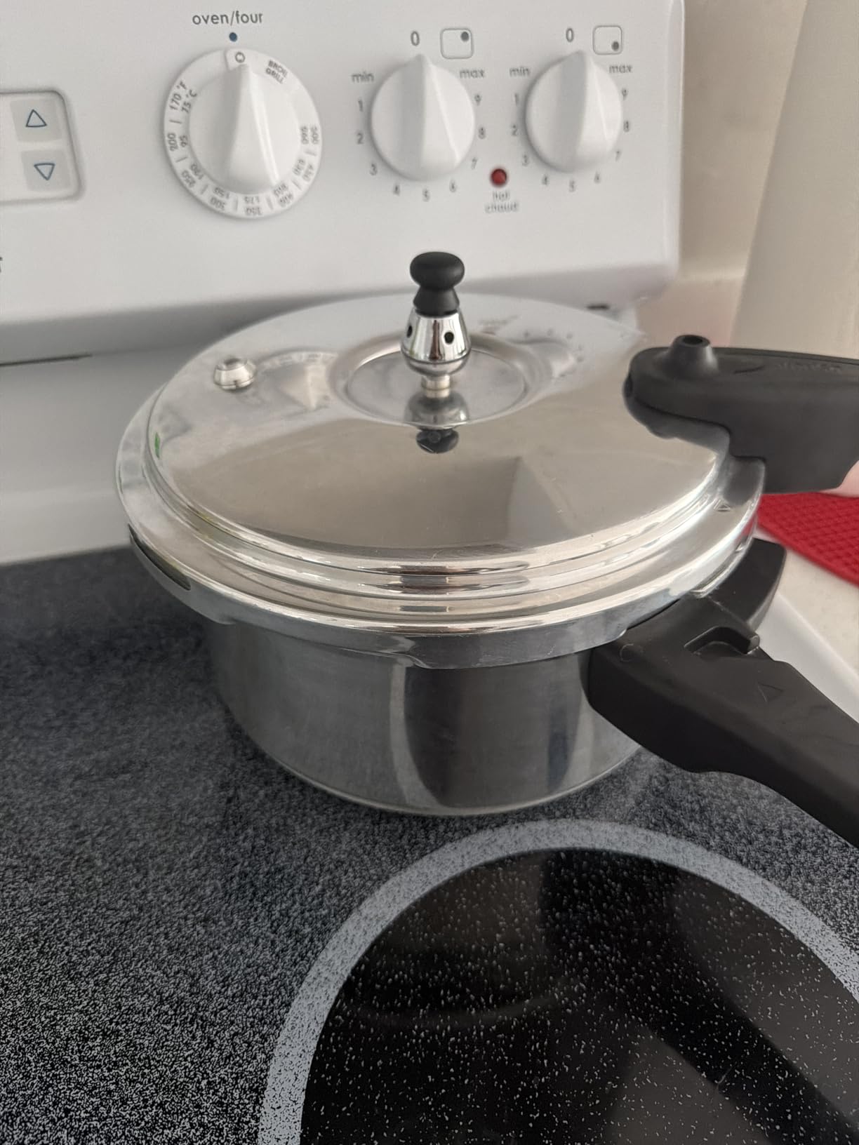 IMUSA 7 Quart Stovetop Aluminum Pressure Cooker with safety valves for risk-free opening customer photo 2