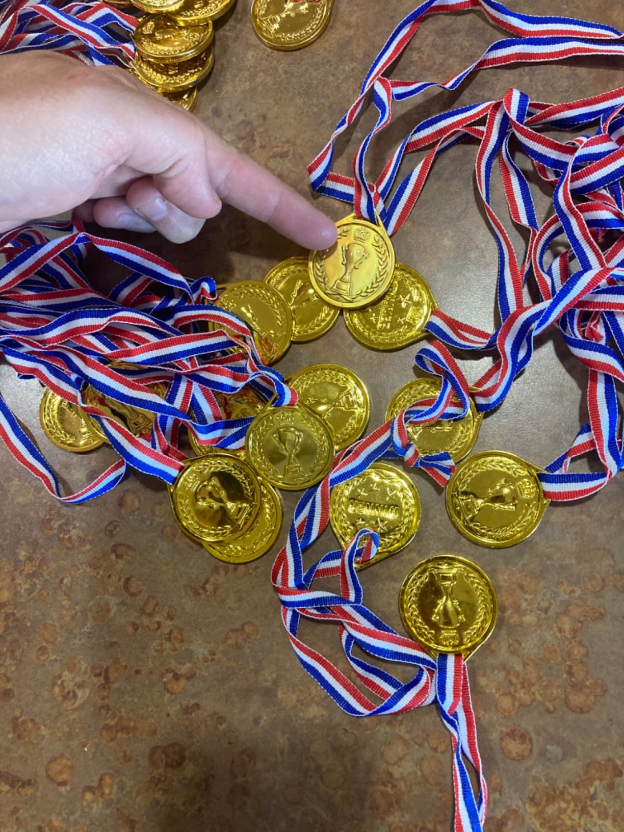 Sumind 48 Pcs Gold Silver Bronze Plastic Medals for Kids Winner Award Medal Bulk 1st 2nd 3rd Place Prize Neck Ribbon for Gymnastics Field Day Sports Competition Spelling Bee Party Favors Gifts customer photo 1