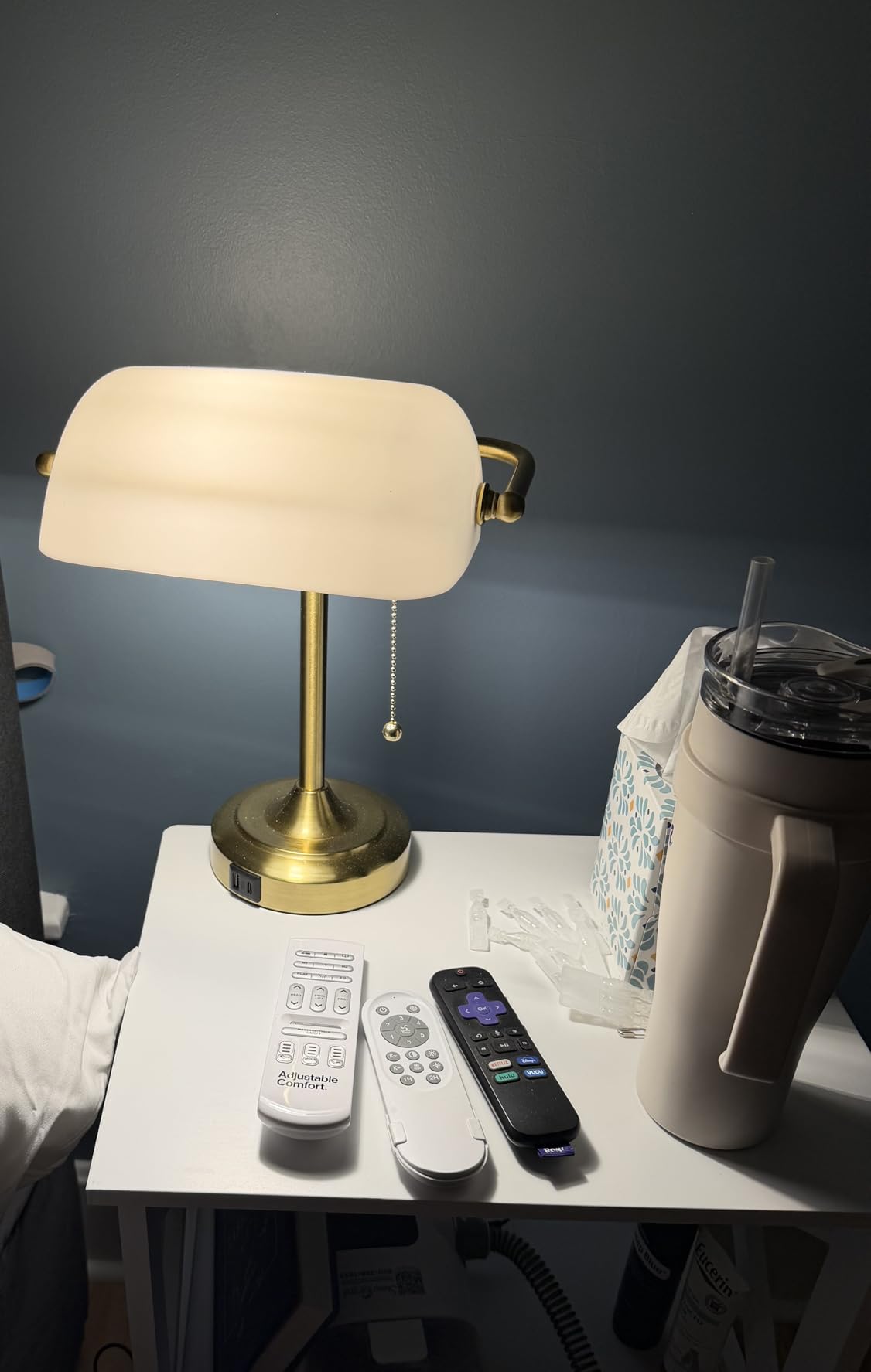 Vintage Desk Lamp Bankers Lamp - Plastic Lampshade Retro Table Lamp with USB & Type C Charging Ports Traditional Library Lamp for Home Office Nightstand Bedroom Side Table Lamp(T45 Bulb Included) customer photo 1