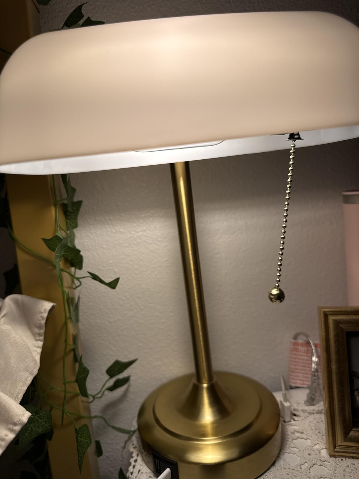 Vintage Desk Lamp Bankers Lamp - Plastic Lampshade Retro Table Lamp with USB & Type C Charging Ports Traditional Library Lamp for Home Office Nightstand Bedroom Side Table Lamp(T45 Bulb Included) customer photo 2