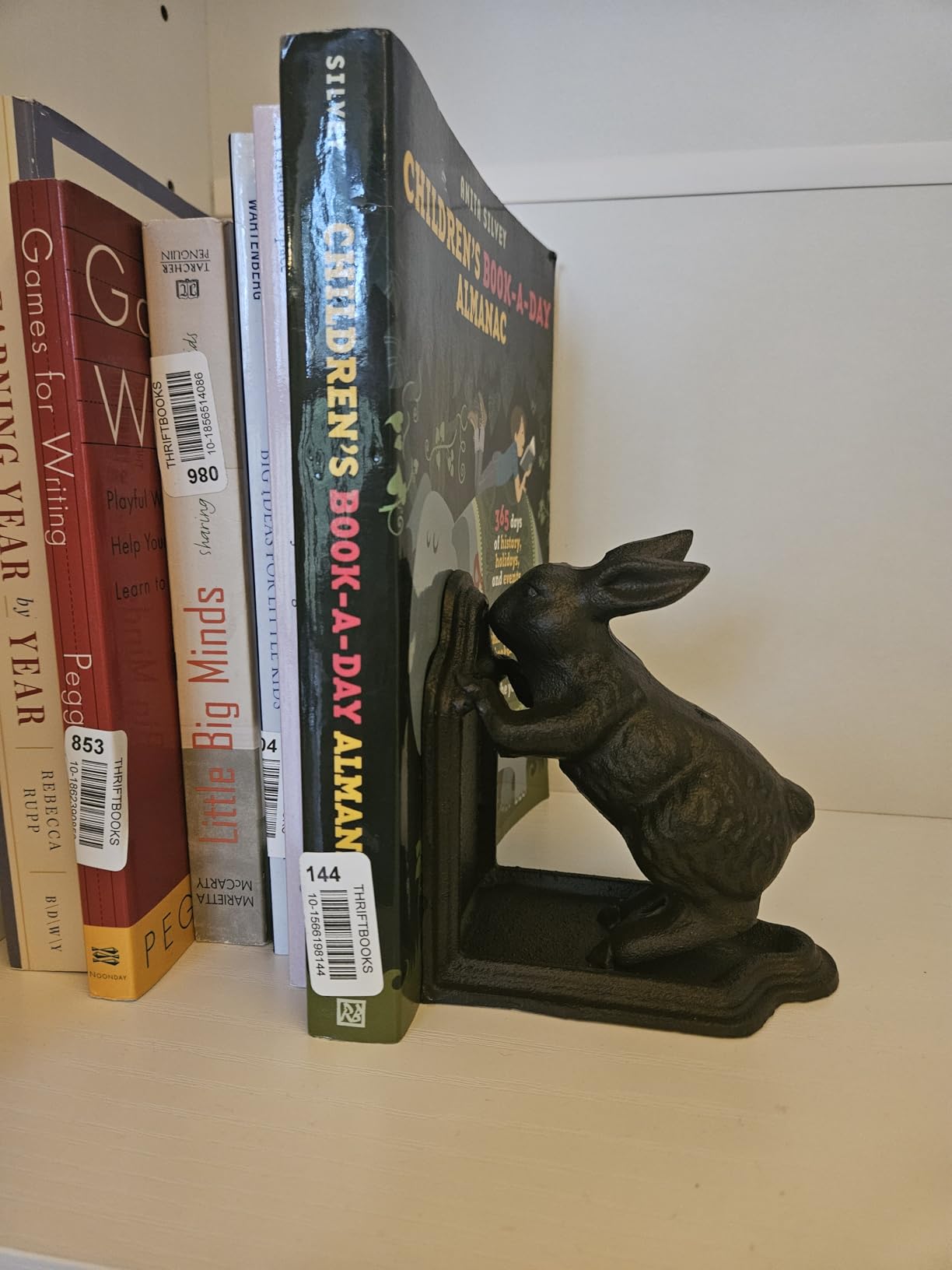 Decorative Bookends Antique Gold Bunny Book Ends, Heavy Duty Cast Iron Book Ends for Shelves, Unique Bookends for Heavy Books, Vintage Decor 5.3 lbs customer photo 1