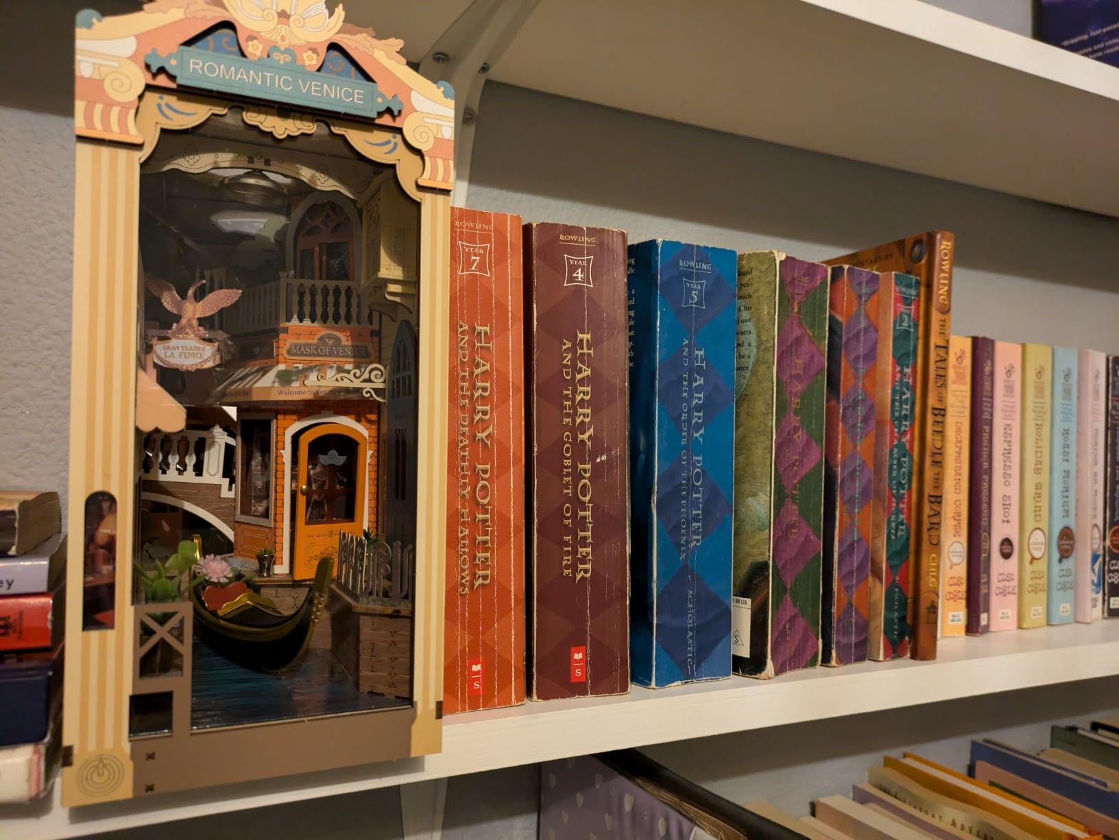 ROBOTIME Book Nook Kit with Dust Cover DIY Miniature House with LED 3D Wooden Puzzle Booknook Bookshelf Insert Decor Bookend Model Craft Hobby Gift for Teens and Adults (Romantic Venice) customer photo 2