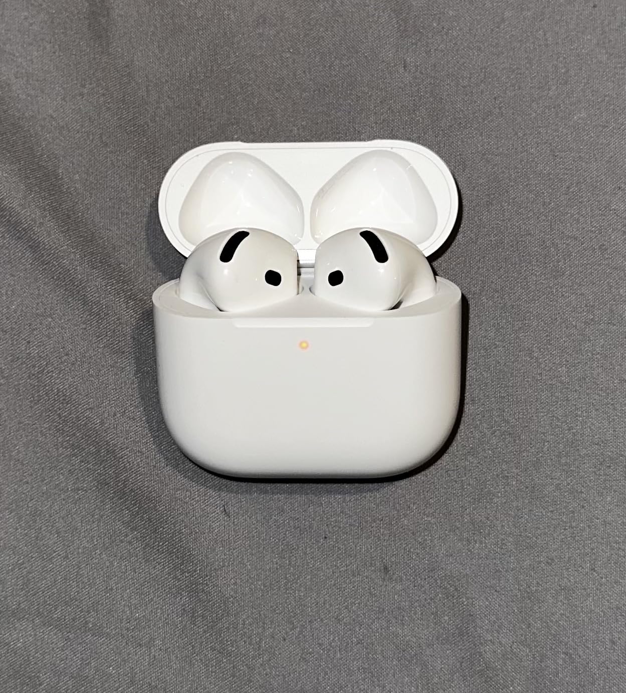 AirPods 4 Wireless Earbuds, Bluetooth Headphones, Personalized Spatial Audio, Sweat and Water Resistant, USB-C Charging Case, H2 Chip, Up to 30 Hours of Battery Life customer photo 1