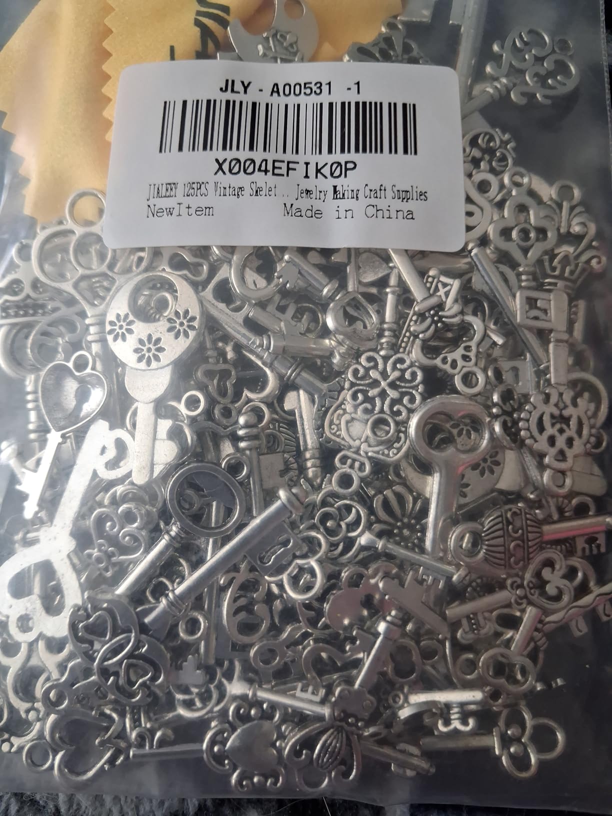 125PCS Vintage Skeleton Keys, Steampunk Accessories Antique Silver Charms for Pendant DIY Jewelry Making Craft Supplies customer photo 2