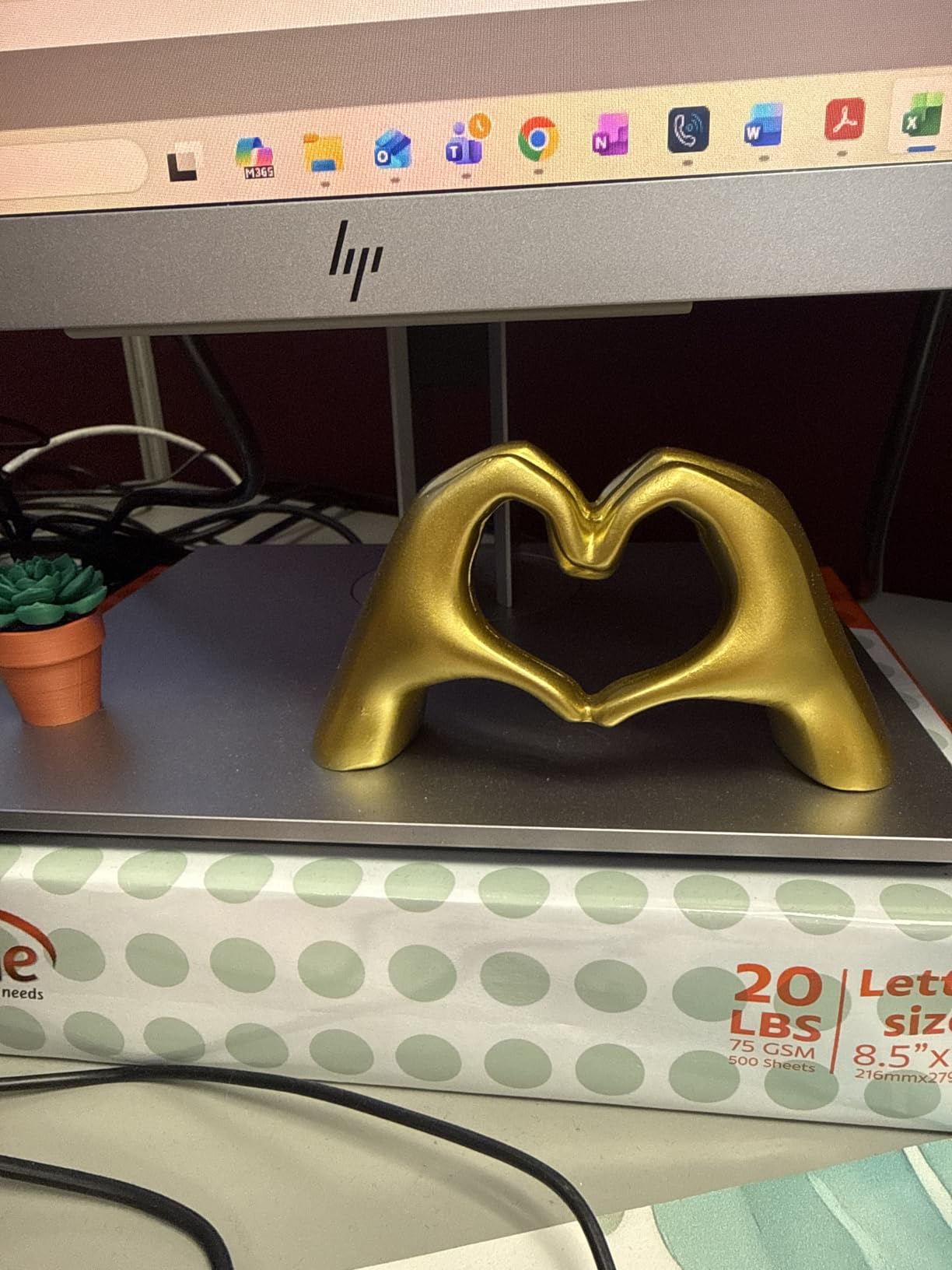 Small Heart Hands Sculpture Decor for Living Room Bedroom Bookshelf Coffee Table and Office Display, Love Finger Statue Modern Aesthetic Home Decor, Unique Gift for Wedding Christmas Birthday (Gold) customer photo 1