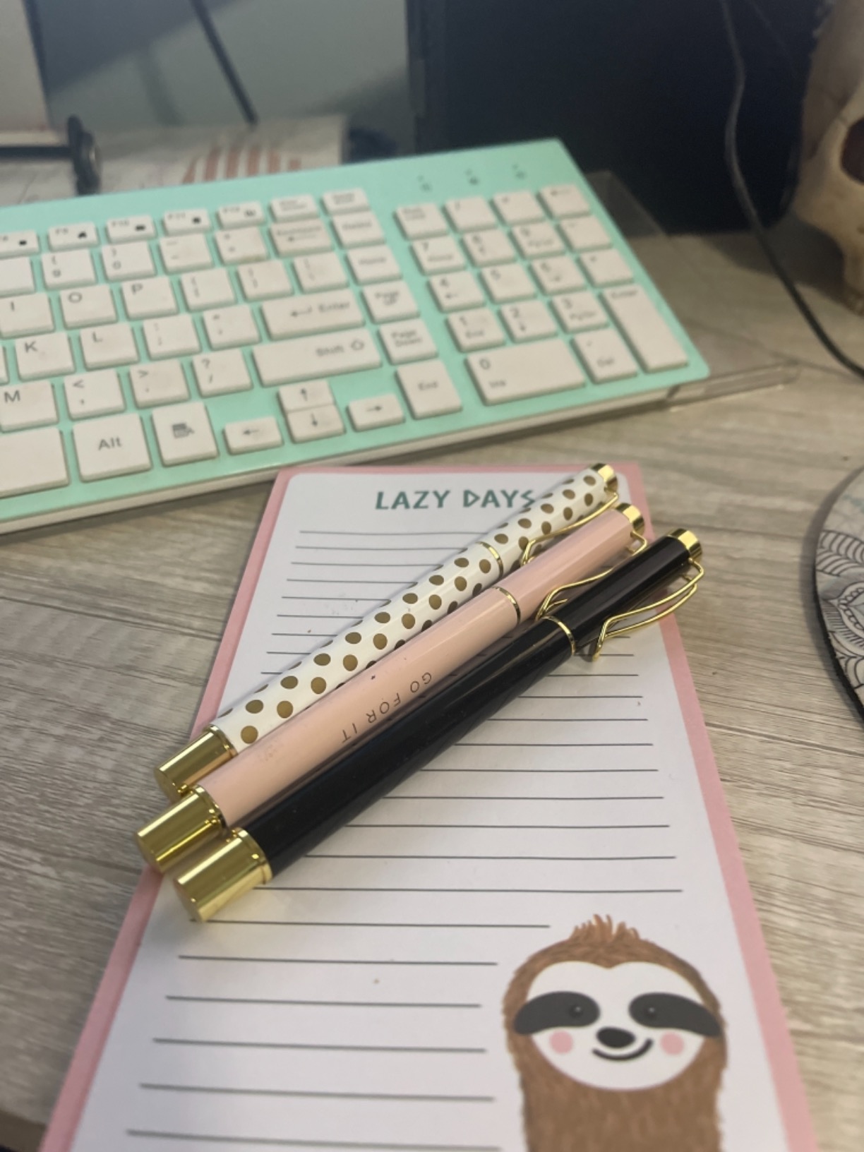 Sweet Water Decor Elegant Green Metal Pen Set, Refillable Black Ink Ballpoint Pens for Home, Office & School, Chic Desk Accessories for Women, Cute Journaling & Writing Gift for Teachers and Students customer photo 2