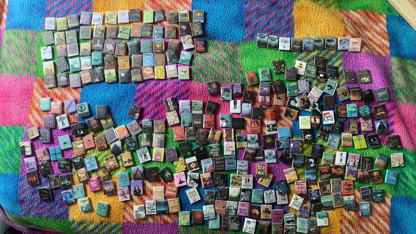 300pcs Mini Books Miniatures Dollhouse Books for Anxiety Bookshelf Fillers | Tiny Plastic Books for Dollhouse Decor Accessories DIY Crafting Bookshelf Library Fillers customer photo 2