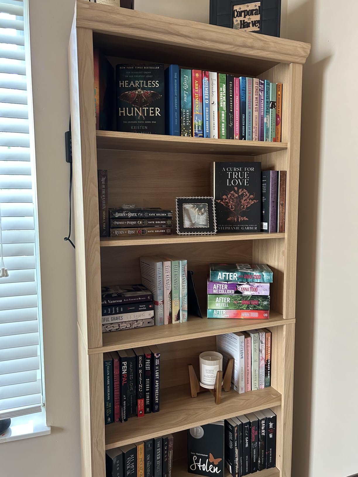 Rresyet Bookcase and Bookshelves, 28