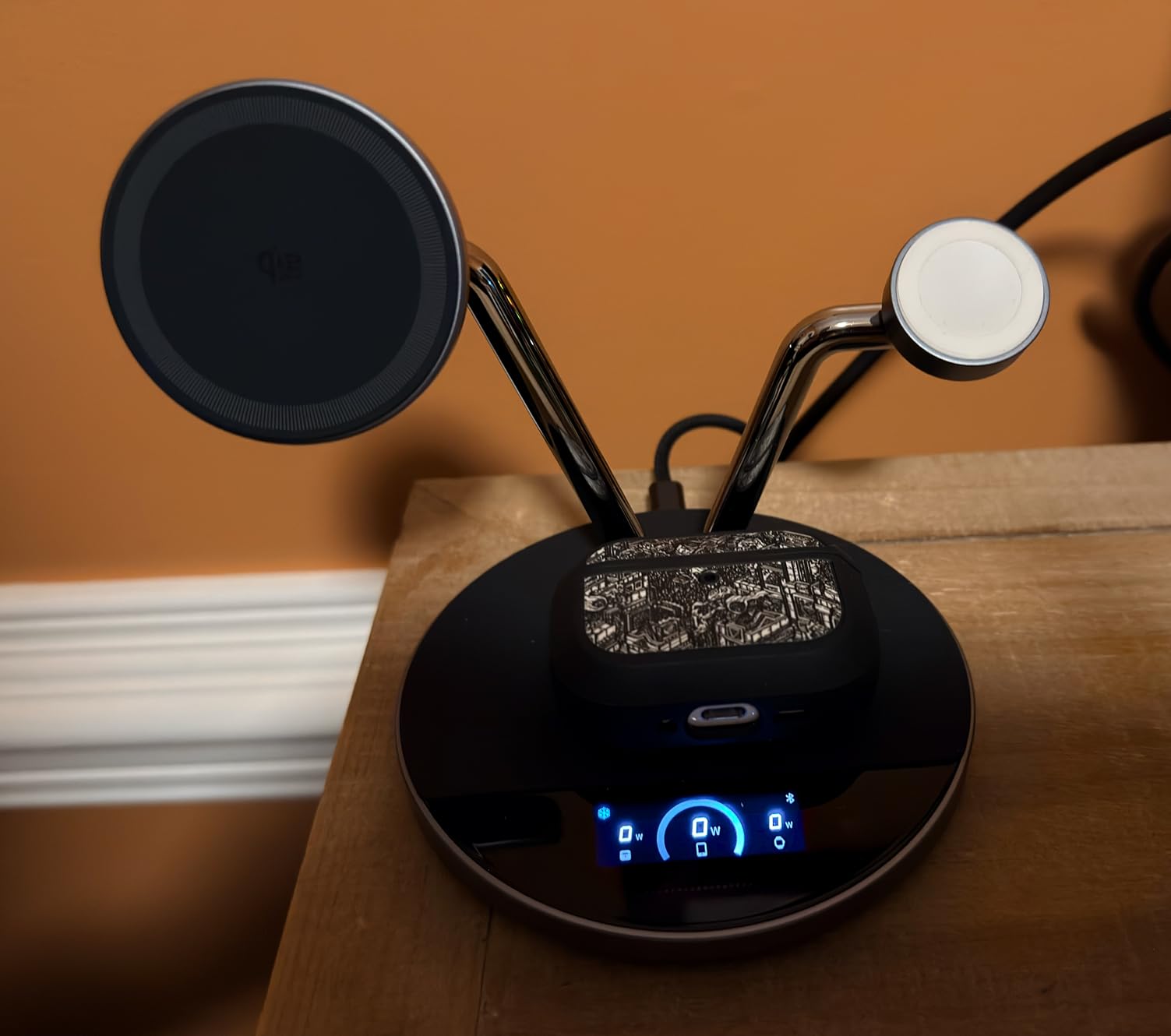 Anker Prime 3-in-1 Qi2.2 MagSafe Compatible 25W Wireless Charging Station | Smart Display with TEC Active Cooling, for iPhone 17, Apple Watch, AirPods Pro, and More (Adapter Included) customer photo 1