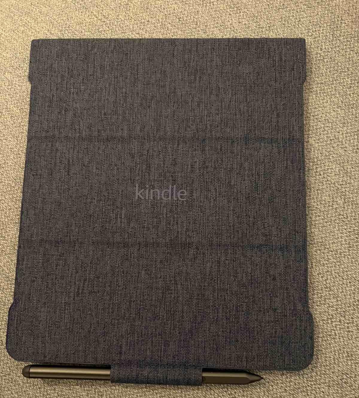 Amazon Kindle Scribe Essentials Bundle including Kindle Scribe (64 GB) - Tungsten, Premium Pen, Fabric Folio-Denim, and Power Adapter customer photo 1
