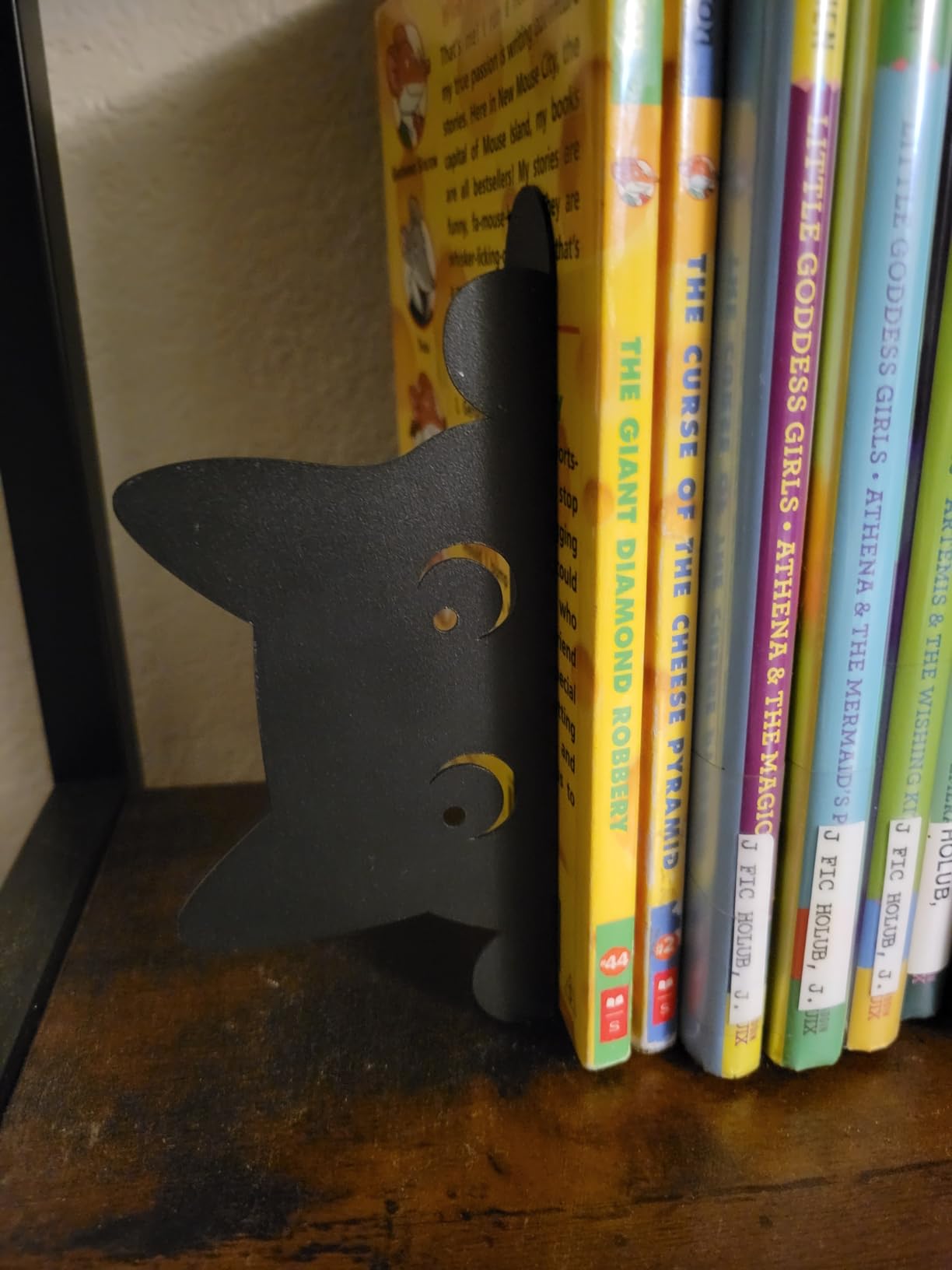 Peeping Cat Metal Bookends Set of 2 Cute Book Ends for Shelves Decorative Bookshelf Home Office Desk Bookshelf Decor Gift for Cat Lovers and Reading Enthusiasts customer photo 1