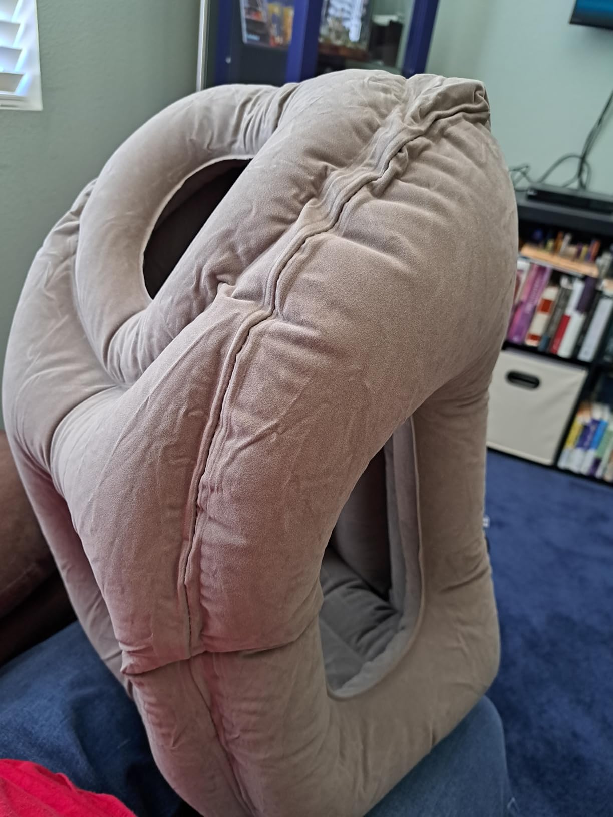 Travel Pillow, Inflatable Airplane Pillow for Sleeping to Avoid Neck and Shoulder Pain, Supports Head and Chin Used for Airplane, Car, Bus and Office customer photo 2