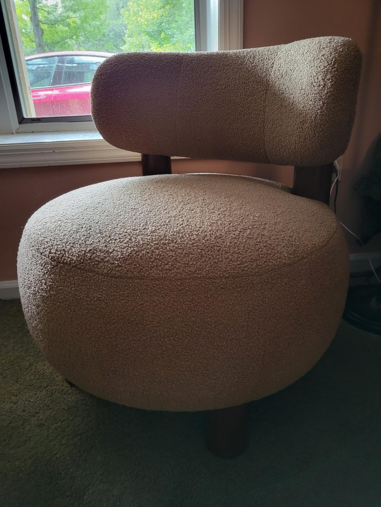 KISLOT Modern Boucle Accent Chair, Curved Backrest, Cream | White, With Plush Faux Sherpa Upholstery, Solid Wood Legs 27.5