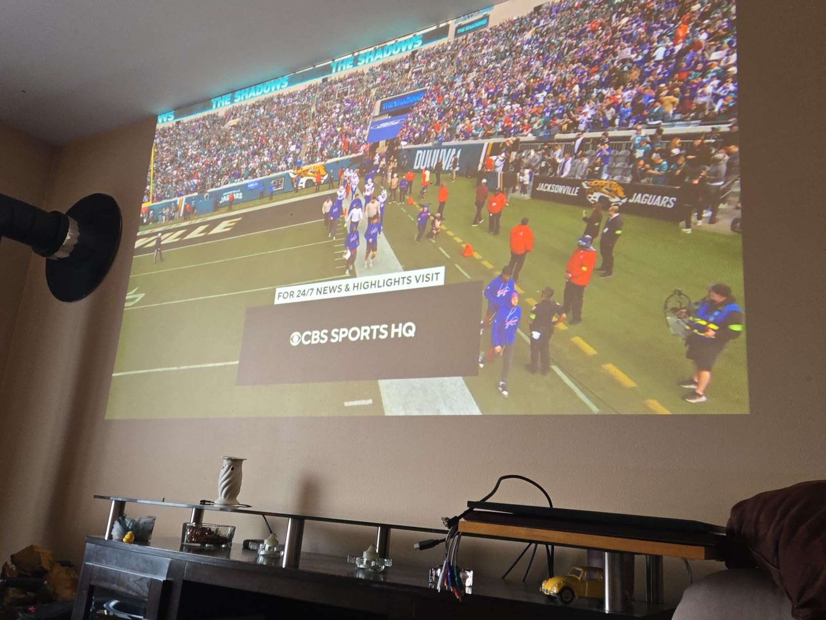 Epson Home Cinema 980 3-Chip 3LCD 1080p Movie Projector with Built-In Speaker, 4000 Lumens Color and White Brightness, Fast-Action TV Streaming and Gaming, Auto Picture Skew, 2 HDMI Ports customer photo 1