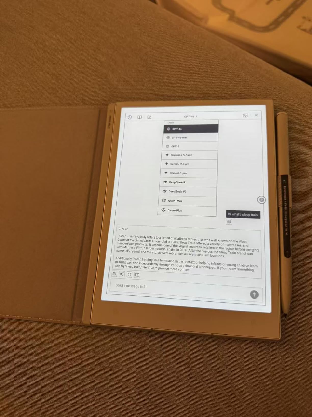 VIWOODS AiPaper Mini Upgraded Bundle - 8.2-inch AI E Ink Tablet with Adjustable Light, Pen, and 128GB Storage customer photo 2