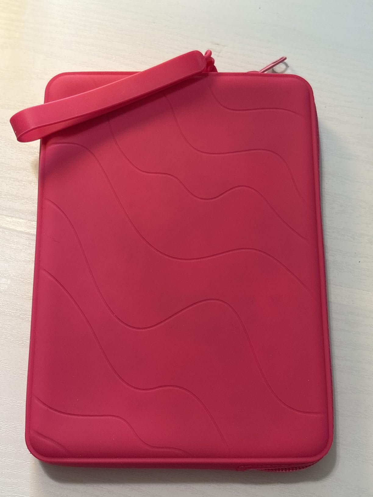 Dadanism Silicone Clutch for eReaders, Multi-Purpose Bag for Phone, Wallet | Fits 7