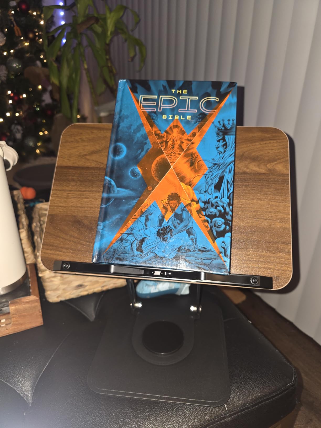 Tounee Book Stand, 360° Rotating Reading Book Holder, Adjustable Cookbook Holder for Reading Hands-Free customer photo 1