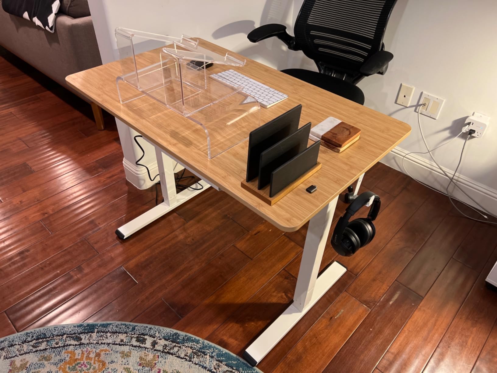 FLEXISPOT 71x32 Electric Standing Desk, Black Walnut, Dual Motor, 198 LBS Capacity, Spacious Workspace, Multi-Monitor Setup, Home Office & Creative Studio customer photo 1