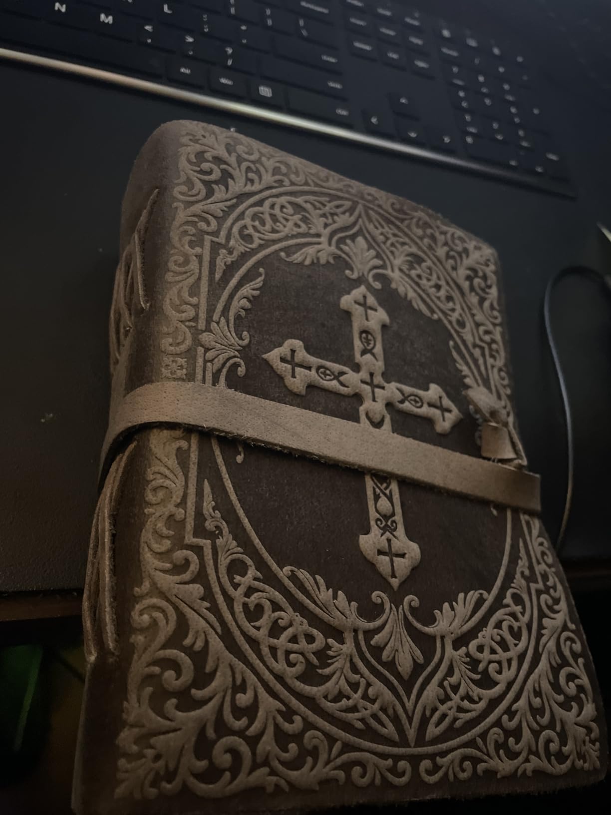 LEATHER VILLAGE Leather Bound Vintage Journal for Men & Women - Handmade Christian Cross Embossed Bible Journal - 200 Pages Antique Deckle Edge Watercolor Paper - Distressed Brown - 7X5 inches customer photo 1
