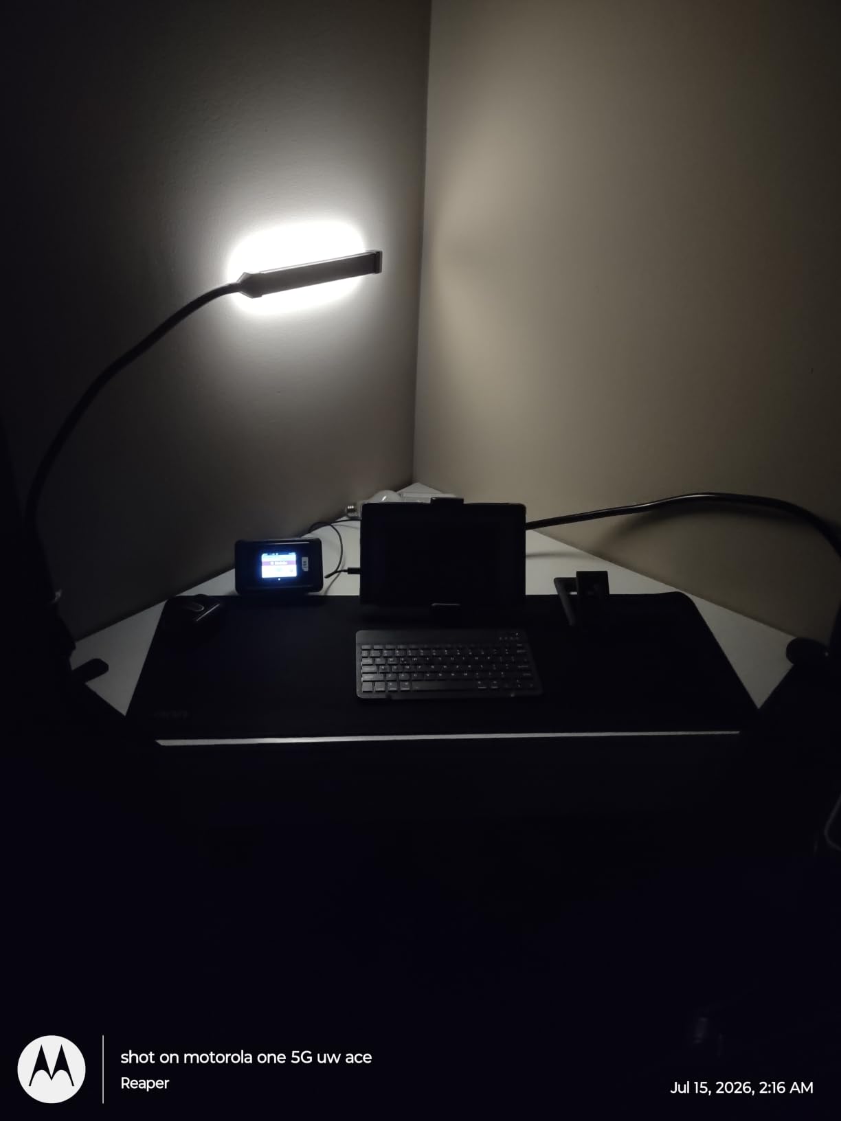 Lamicall Gooseneck Tablet Holder for Bed, Unique Tapered Flexible Arm, Fully Adjustable iPad Kindle Holder Stand for Reading in Bed customer photo 1