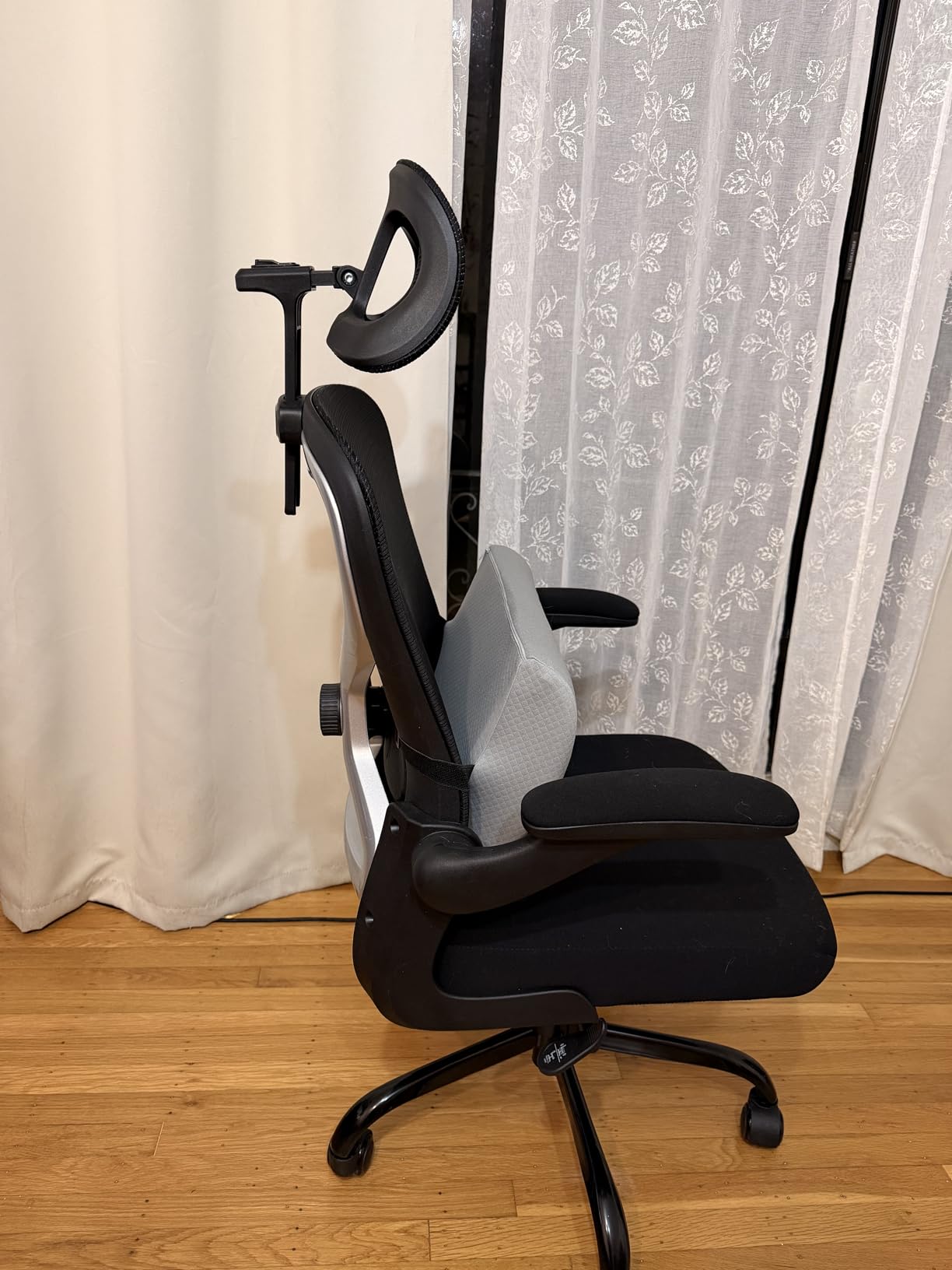 CASASIO Ergonomic Office Chair for Back & Neck Pain Relief, Virgin Foam Seat, 2D Adjustable Lumbar & 3D Headrest, Tilt & Rock for Relaxation, Ideal for Long Sitting Comfort, White/Gold customer photo 2