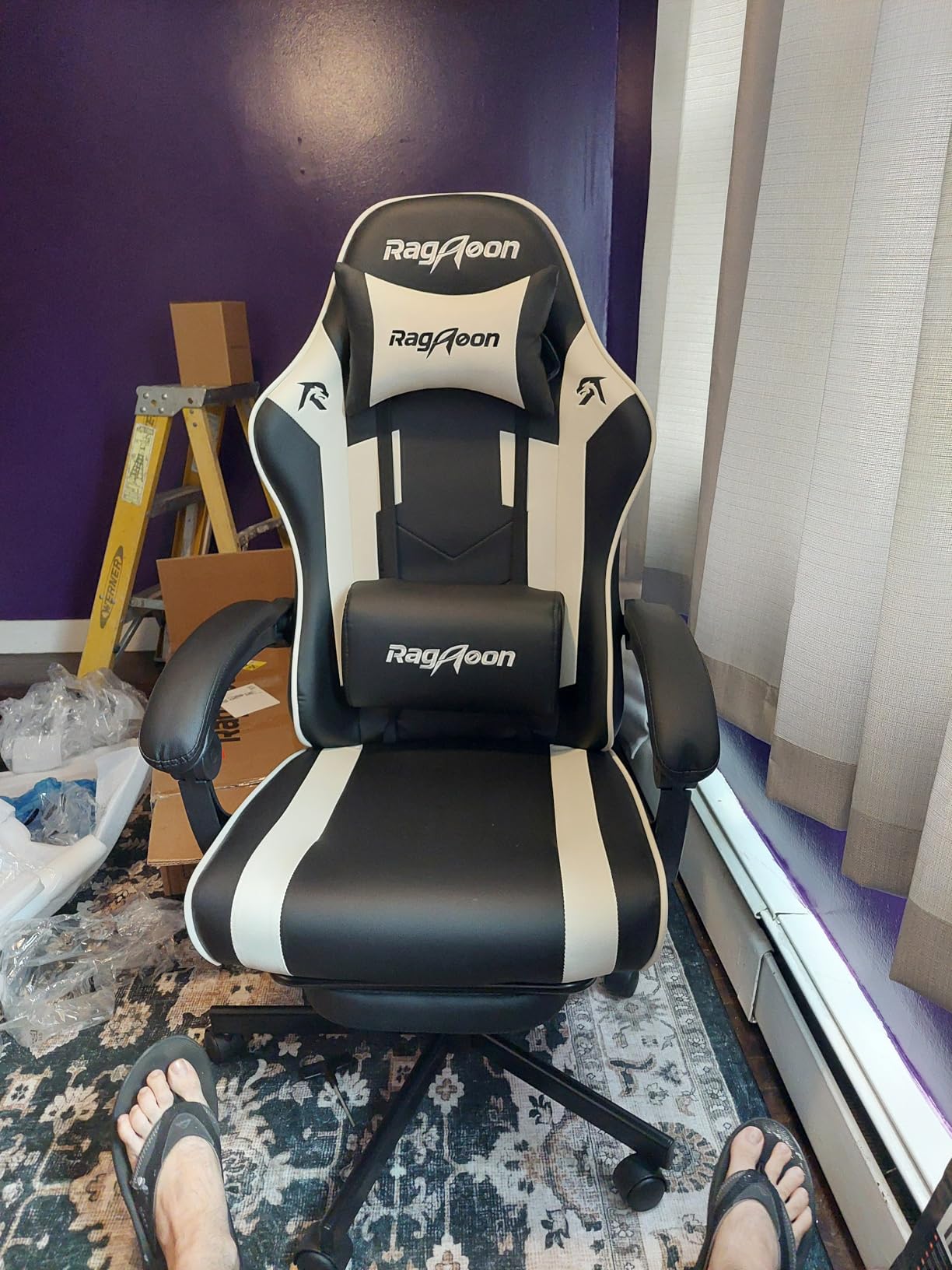 Gaming Chair for Adults Gamer Game Ergonomic PC Chair, 7-Point Support | Pocket Springs & Foam, 51cm Wide Seat, Sync Armrests, 90°-135° Backrest, PU Leather, Black and White, 400lbs Load customer photo 1