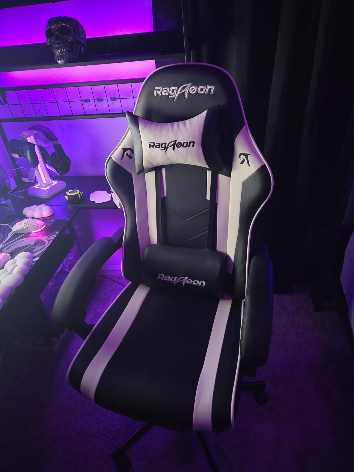 Gaming Chair for Adults Gamer Game Ergonomic PC Chair, 7-Point Support | Pocket Springs & Foam, 51cm Wide Seat, Sync Armrests, 90°-135° Backrest, PU Leather, Black and White, 400lbs Load customer photo 2