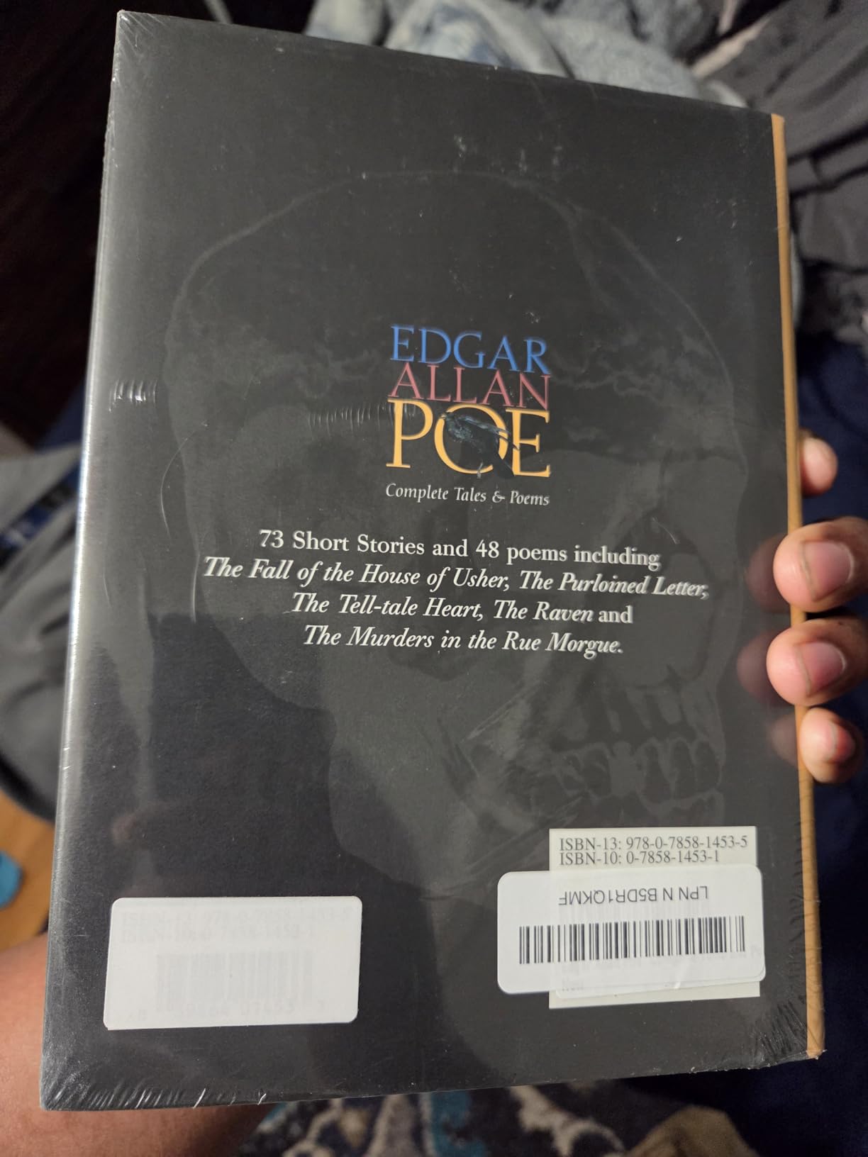 Edgar Allan Poe: Collected Tales and Poems customer photo 1