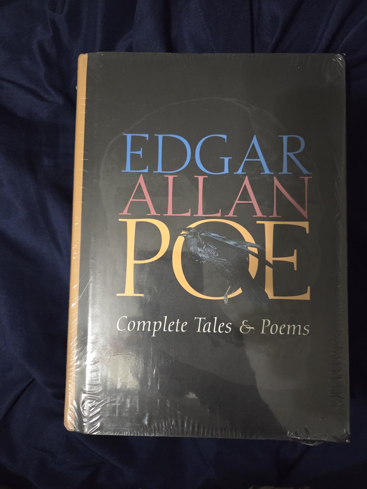 Edgar Allan Poe: Collected Tales and Poems customer photo 2
