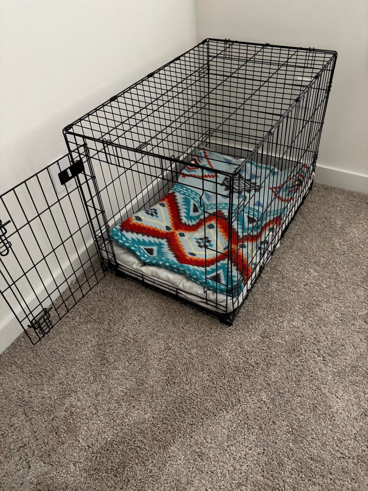 Midwest 36-Inch Single Door iCrate, for Medium-Large Breeds, 41-70 lbs customer photo 1