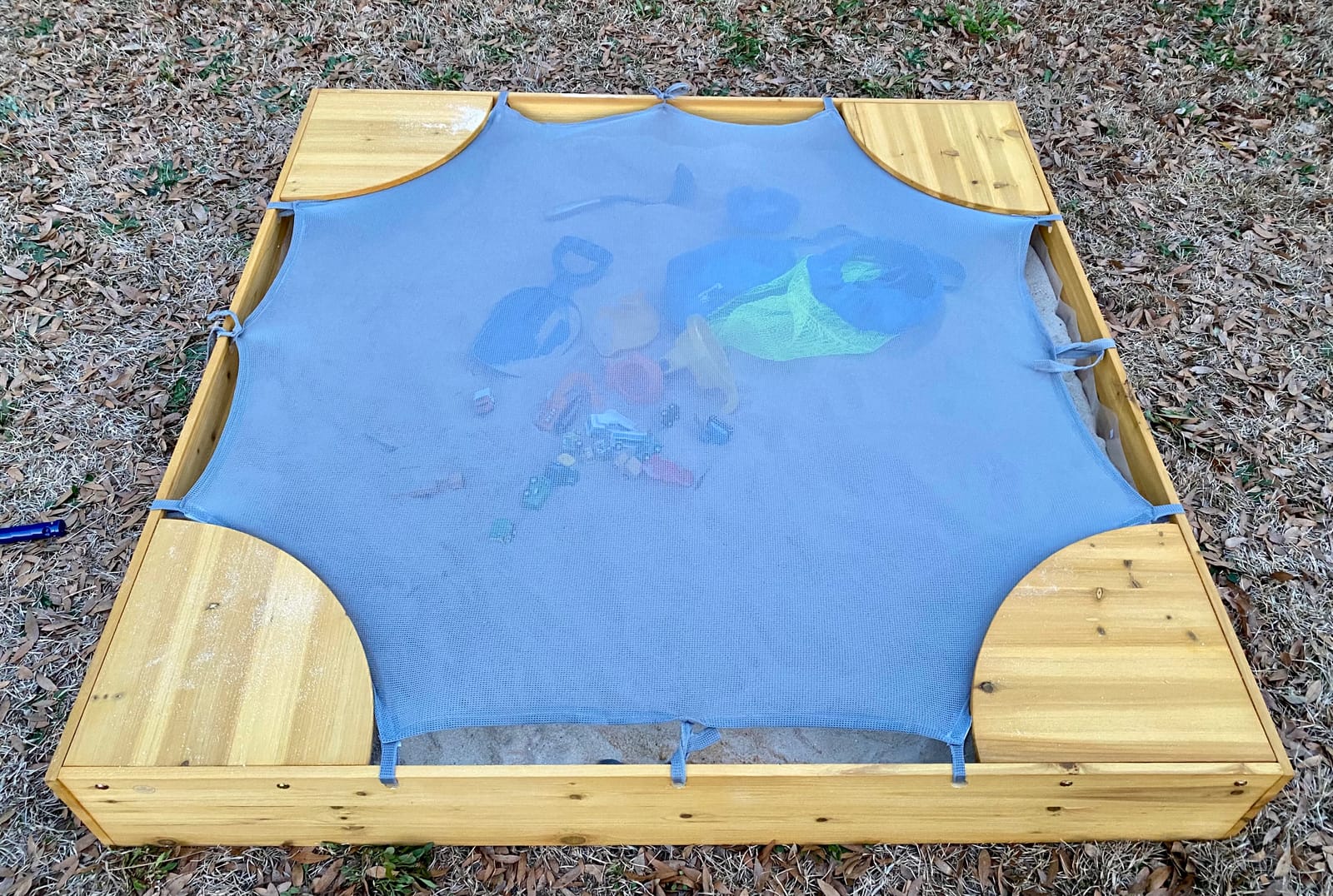 KidKraft Wooden Backyard Sandbox with Built-in Corner Seating and Mesh Cover, Kid's Outdoor Furniture, Honey, Gift for Ages 2-8 customer photo 1