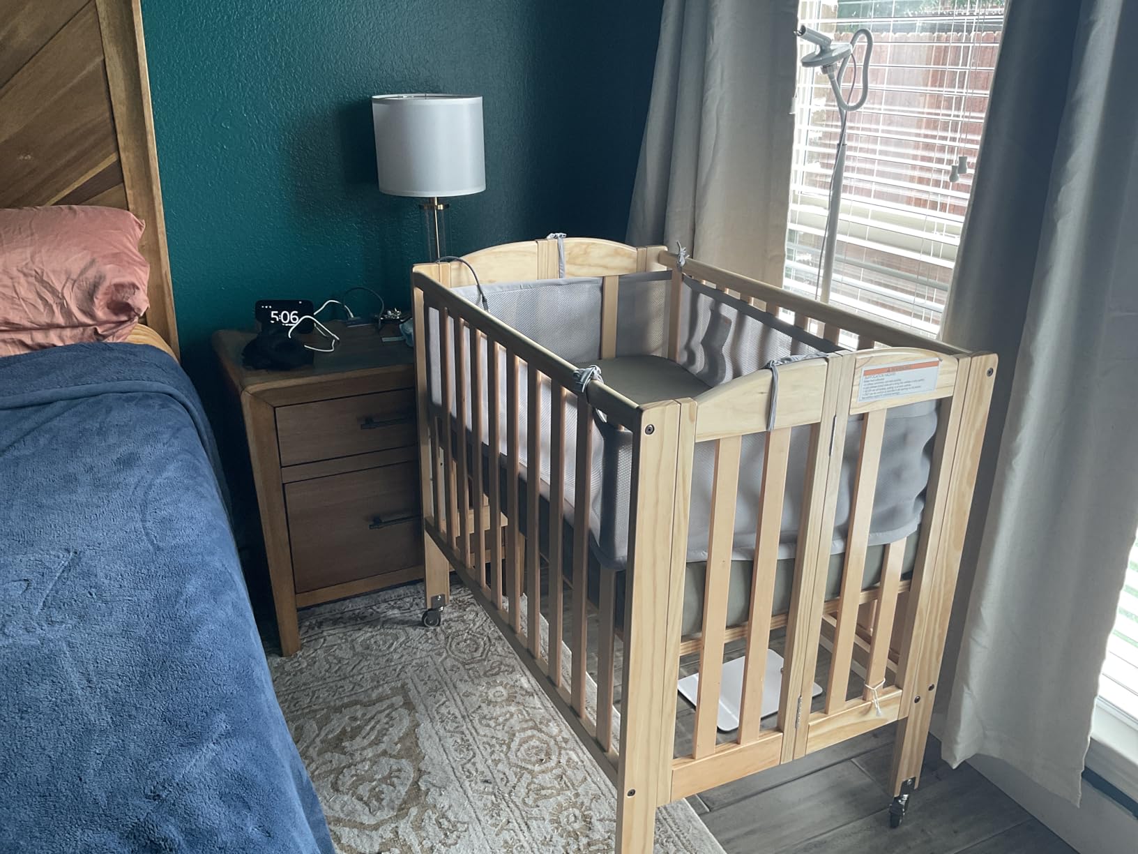 Dream On Me 2-in-1 Portable Mini Crib, Non-Full Size Baby Crib for Small Spaces, 2 Mattress Heights, Compact Travel Design, Includes Mattress, GREENGUARD Gold & BSA Certified, Natural customer photo 1