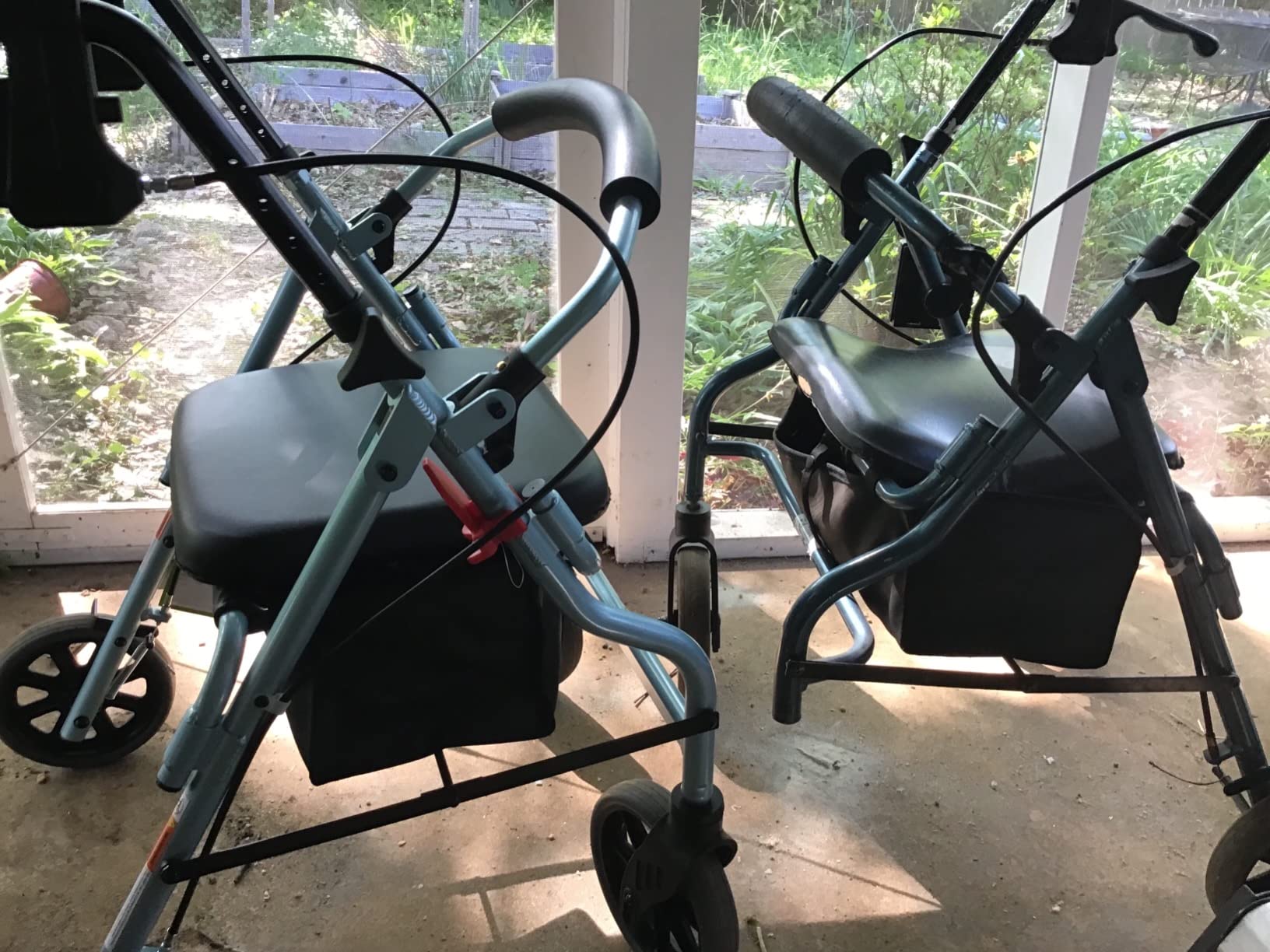 NOVA Zoom 22 Rollator Walker for Seniors, Rolling Walker with Locking Hand Brakes, Padded Seat & 8