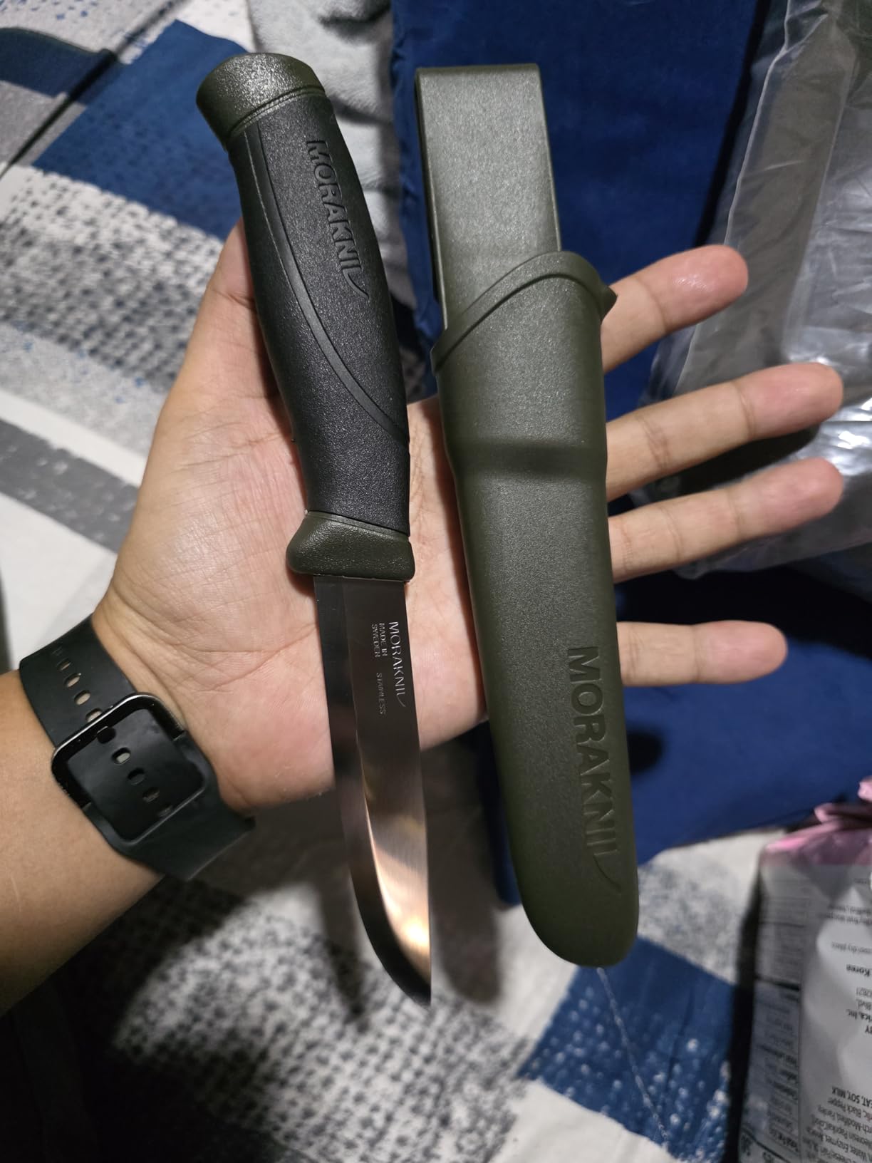 Morakniv Companion Fixed Blade Outdoor Knife with Stainless Steel Blade, 4.1-Inch, Military Green customer photo 2