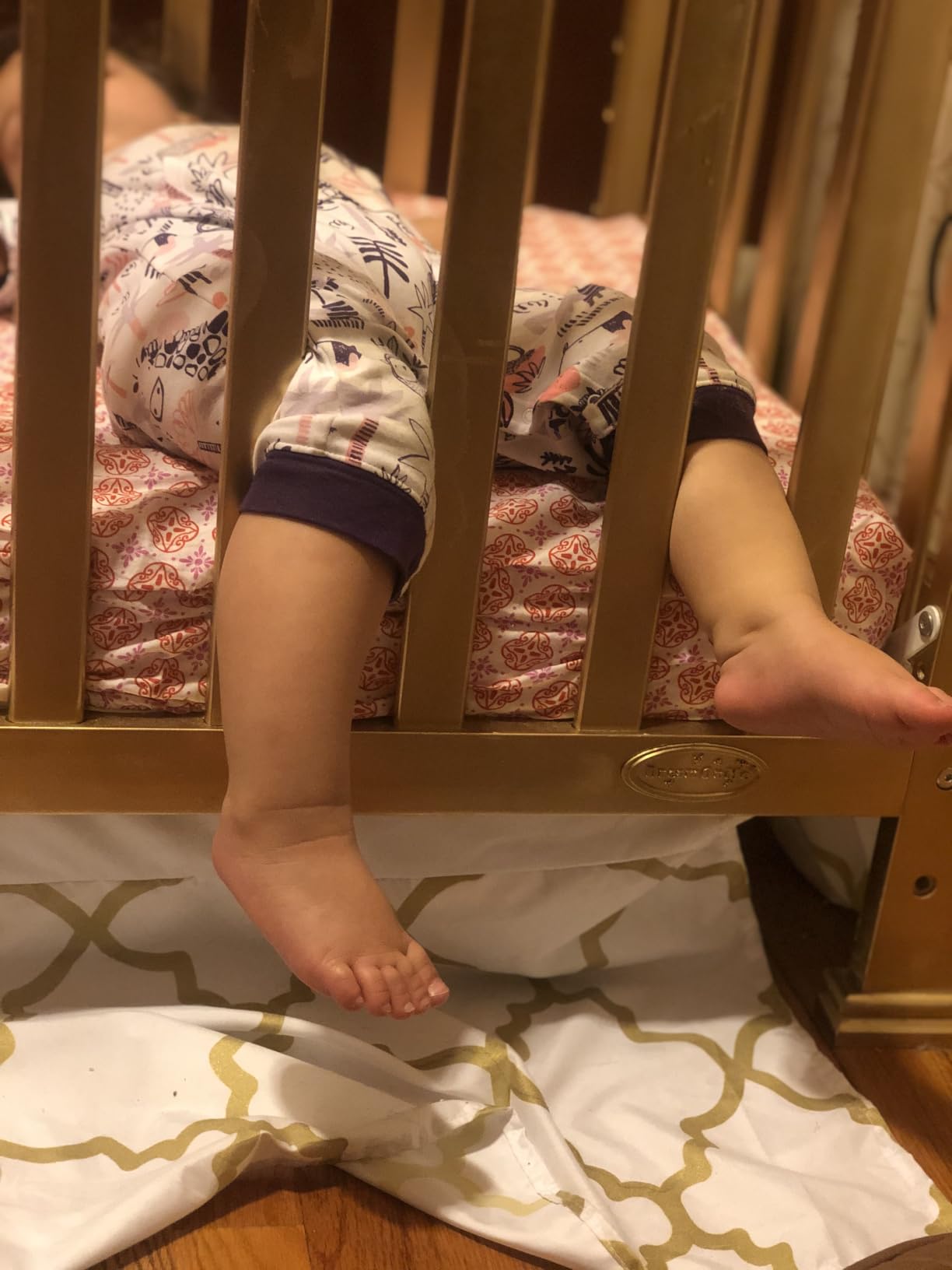 Dream On Me Violet 7-in-1 Convertible Life Style Crib in White, Greenguard Gold Certified, 4 Mattress Height Settings, Made of Sustainable New Zealand Pinewood customer photo 2