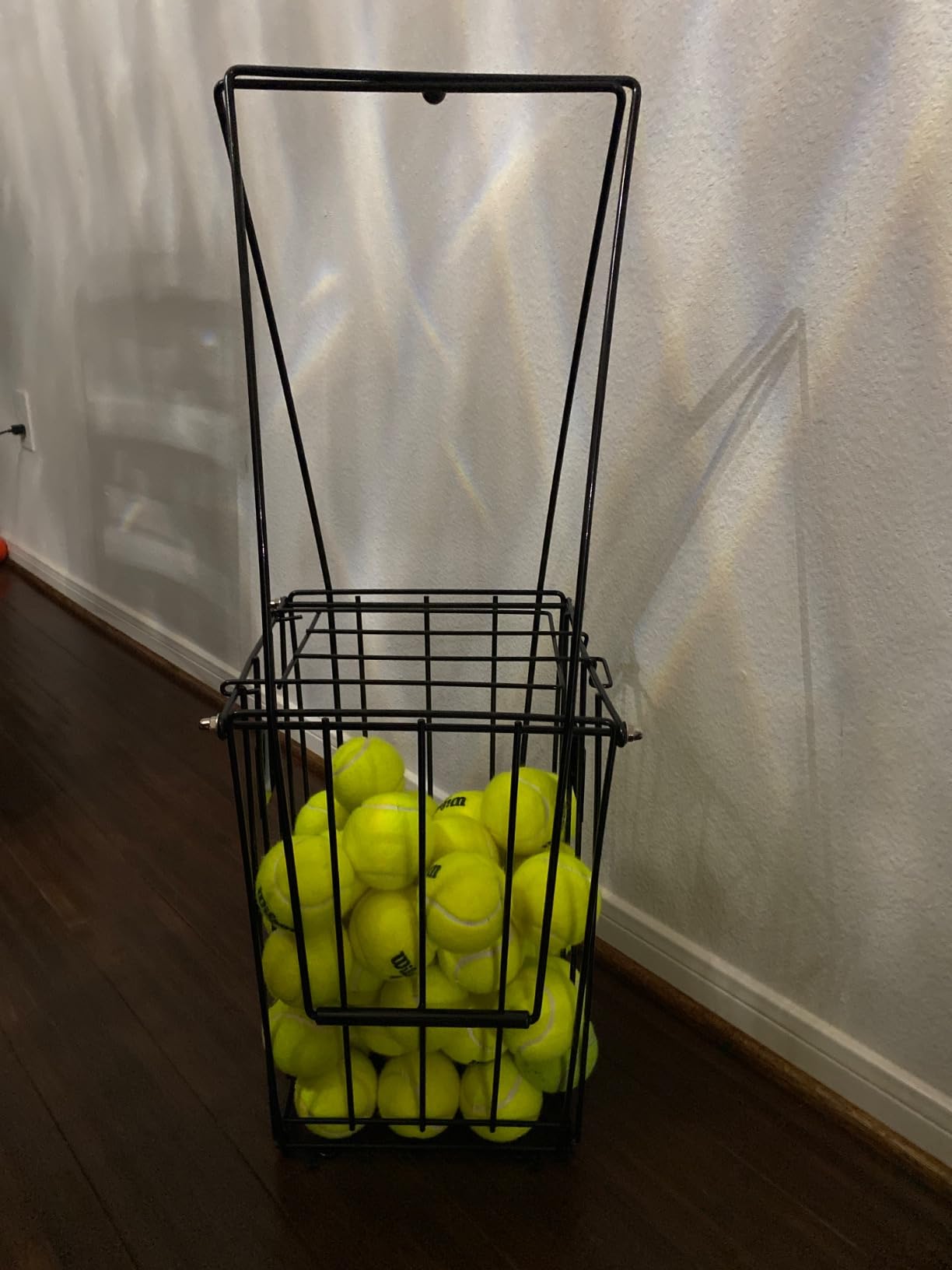 Wilson Unisex Adult Ball Pick Up Basket Tennis Ball Collection Pick-Up Basket, 75 Tennis Balls Capacity, NS customer photo 1