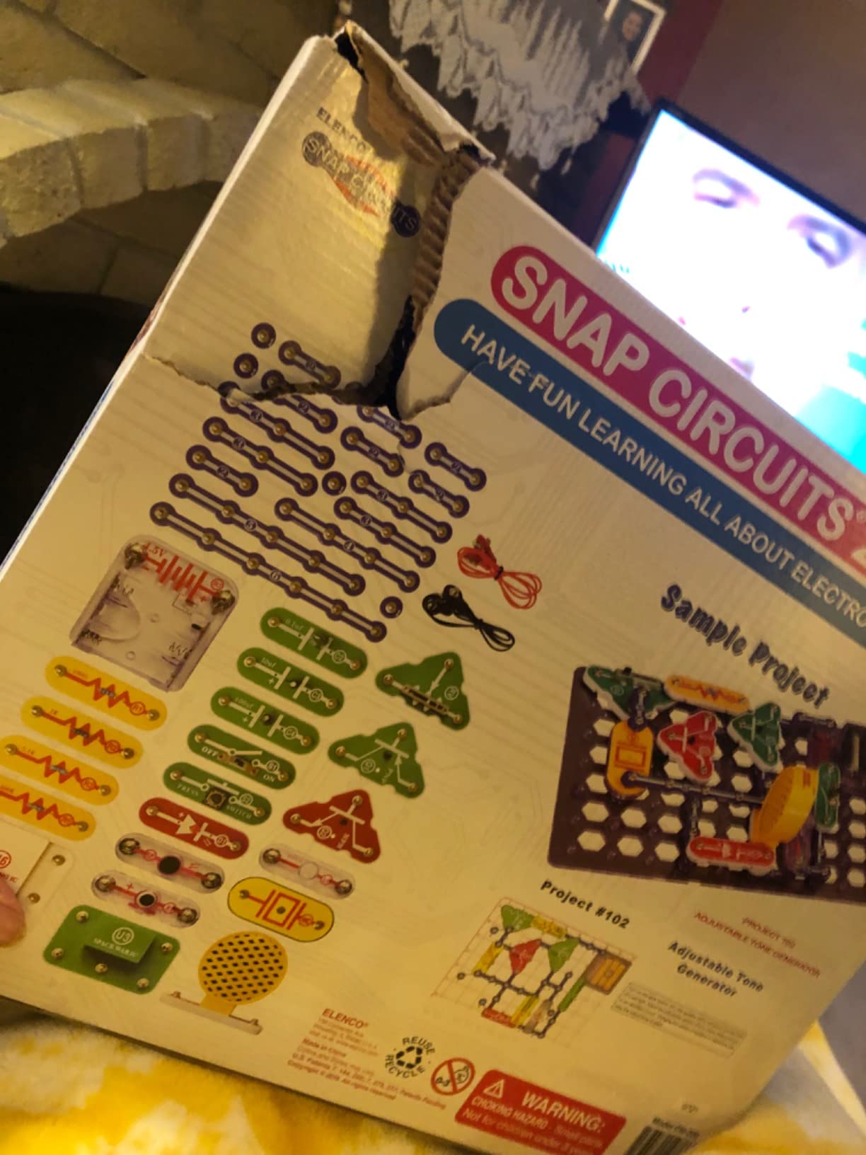 SNAP CIRCUITS 203 STEM Electronics Kit, 200+ Projects, Ages 8+ | Includes 42 snap modules for 200+ hands-on electronic projects with a full-color project manual. customer photo 2