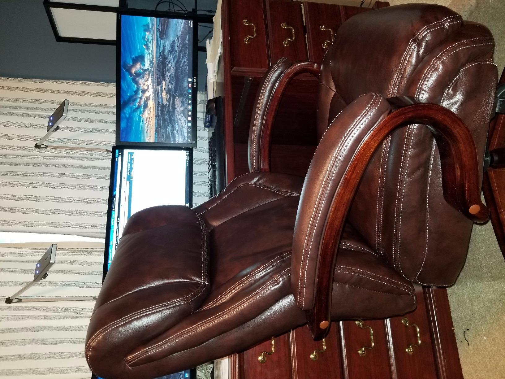 La-Z-Boy Executive Ergonomic Office Chair with Lumar Support, Leather Chair customer photo 2