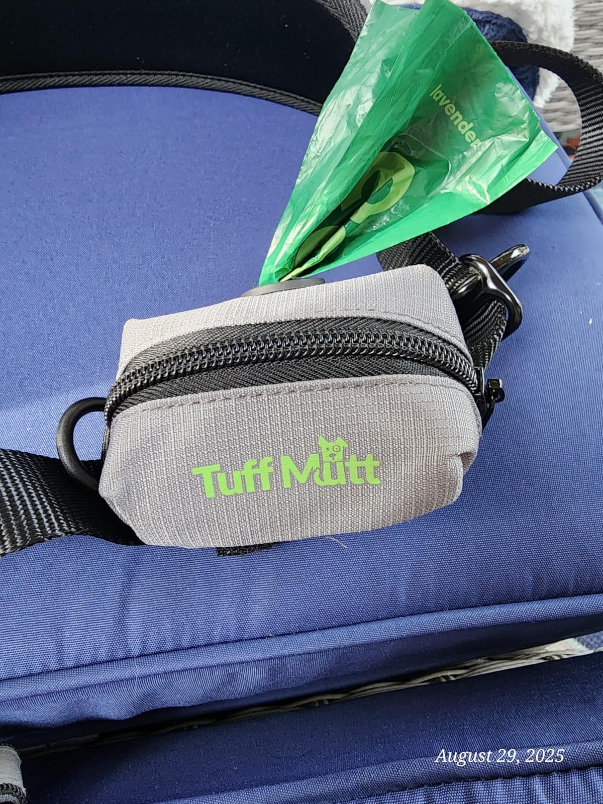 Tuff Mutt Dog Poop Bag Holder for Leashes with Velcro Attachment customer photo 2