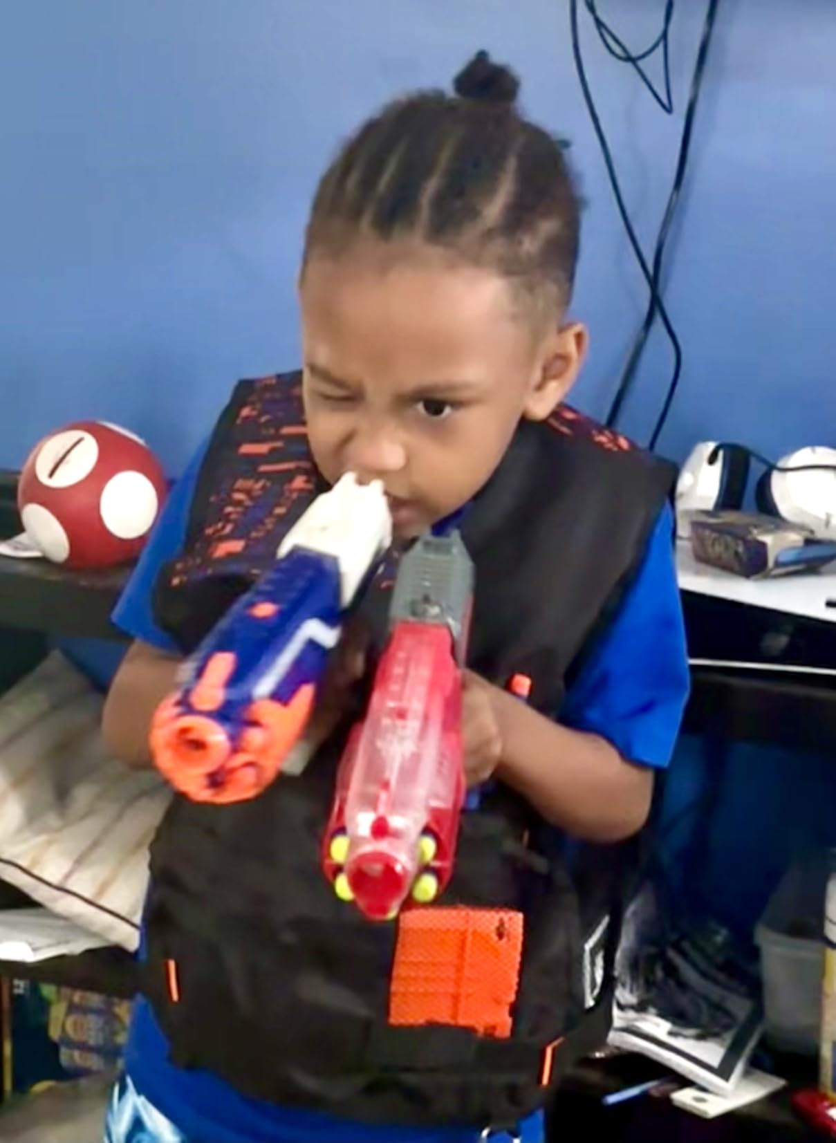 NERF Disruptor Elite Blaster - 6-Dart Rotating Drum, Slam Fire, Includes 6 Official Nerf Elite Darts - for Kids, Teens, Adults (Amazon Exclusive) customer photo 1