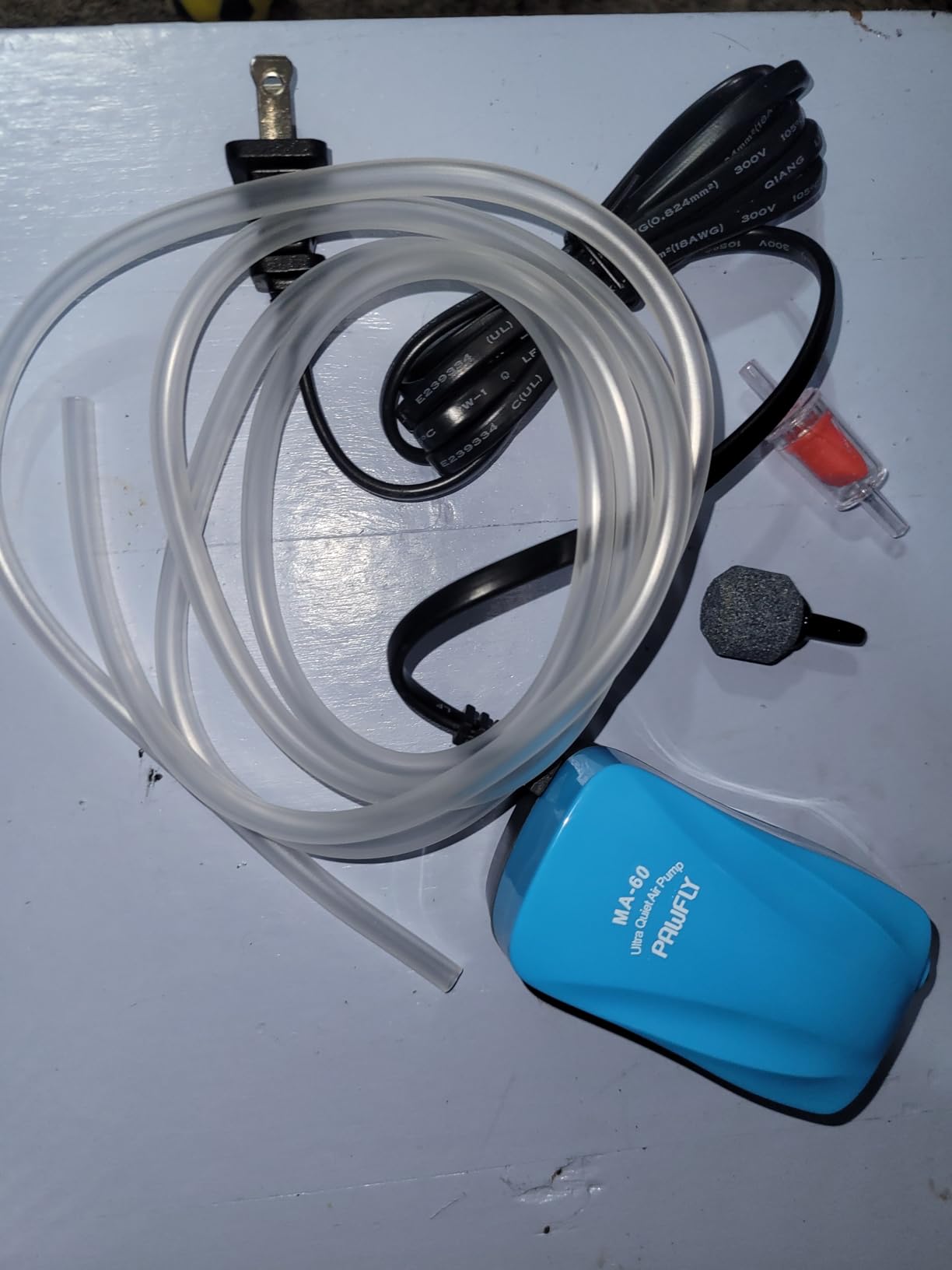 Pawfly Aquarium 15-40 GPH Compact Air Pump Quiet Oxygen Aerator Pump with Air Stone/Nano Bio Sponge Filter Airline Tubing and Check Valve Accessories for 3-20 Gallon Buckets and Fish Tanks customer photo 2