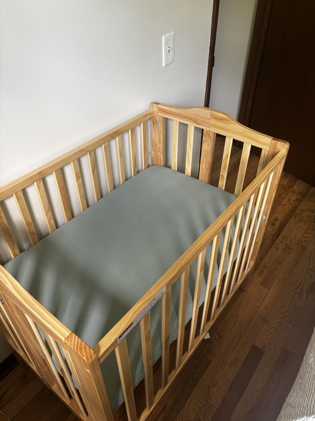 Delta Children Folding Portable Mini Baby Crib with 1.5-inch Mattress - Greenguard Gold Certified, Grey customer photo 2
