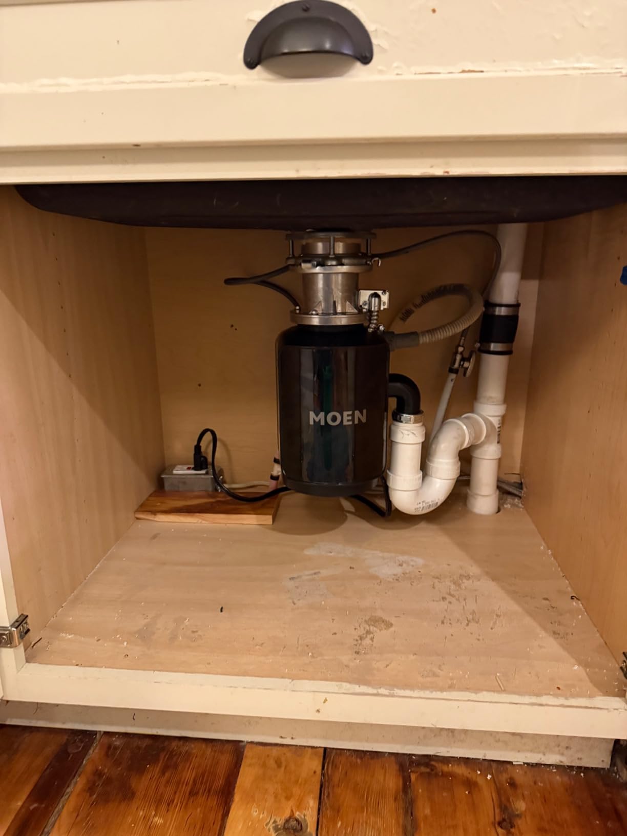 Moen GXB75C Host Series 3/4 HP Garbage Disposal with Power Cord, Batch Feed Control Activation and Sound Reduction customer photo 1