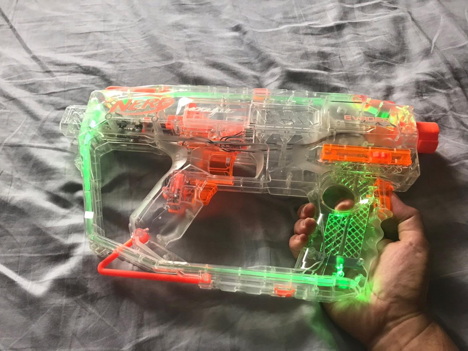 Nerf Modulus Ghost Ops Evader Motorized Blaster - Light-Up See-Through Blaster and Barrel Extension, Includes 12 Official Elite Darts (Amazon Exclusive) customer photo 1