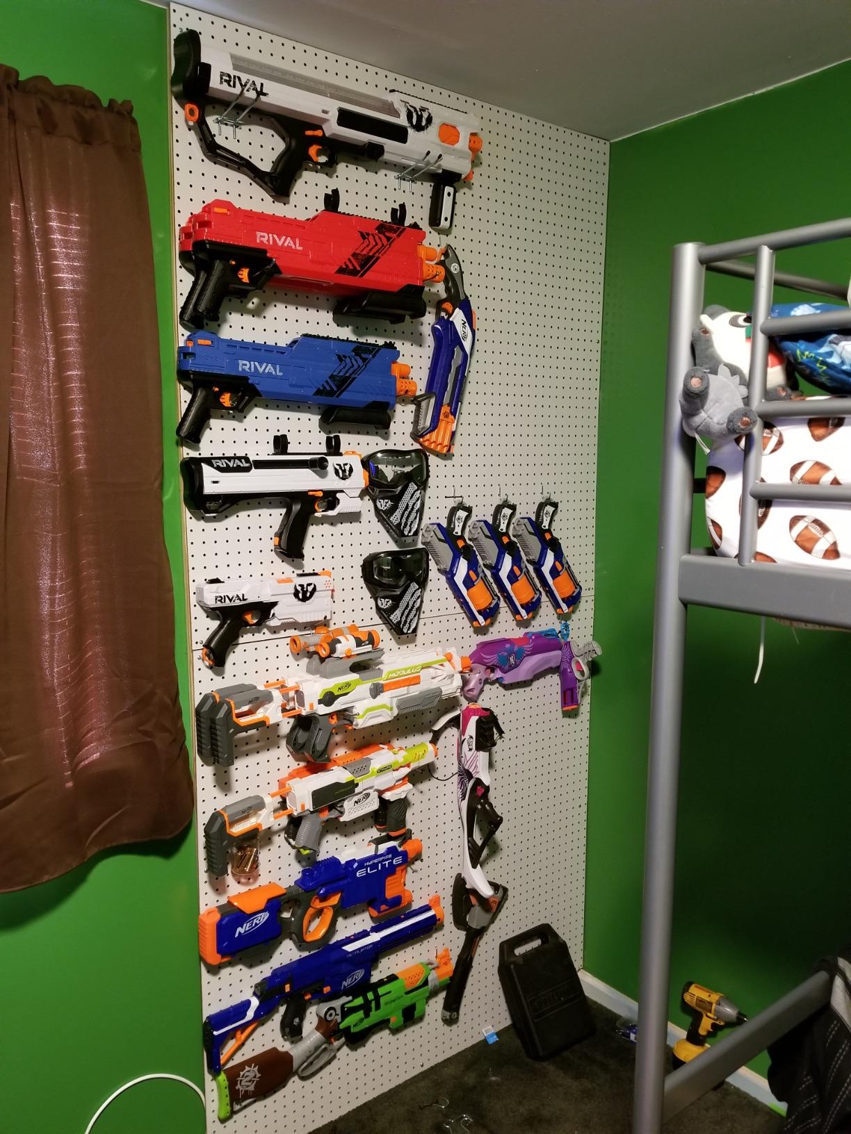 Nerf Rival Phantom Corps Hades XVIII-6000 Blaster with Rival Ammo and Colored Flags for Ages 14+ (Amazon Exclusive) customer photo 2