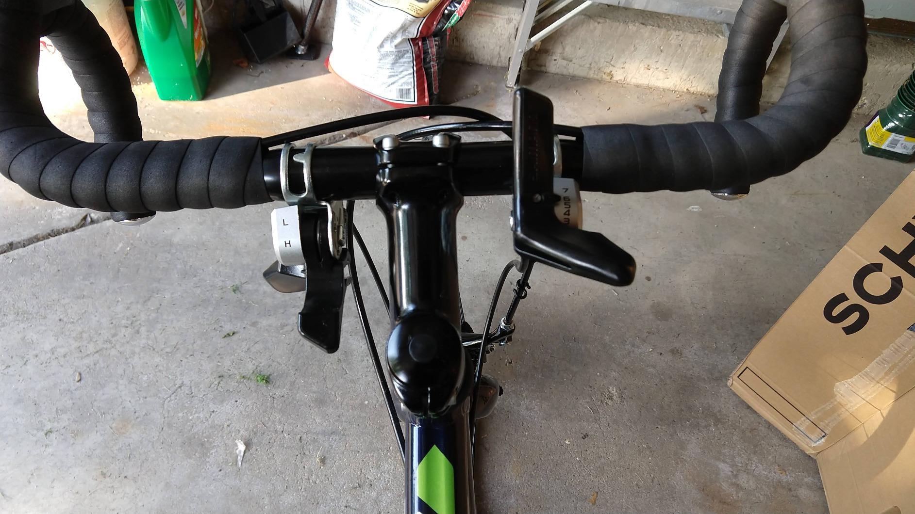 Schwinn Volare 1300 Road Bike, 700c Mens and Womens Bike, 14-Speed Drop Bar Road Bicycle, Aluminum Frame, Sport Tires, Fitness Seat, Alloy Caliper Brakes, Adult Bicycle customer photo 2