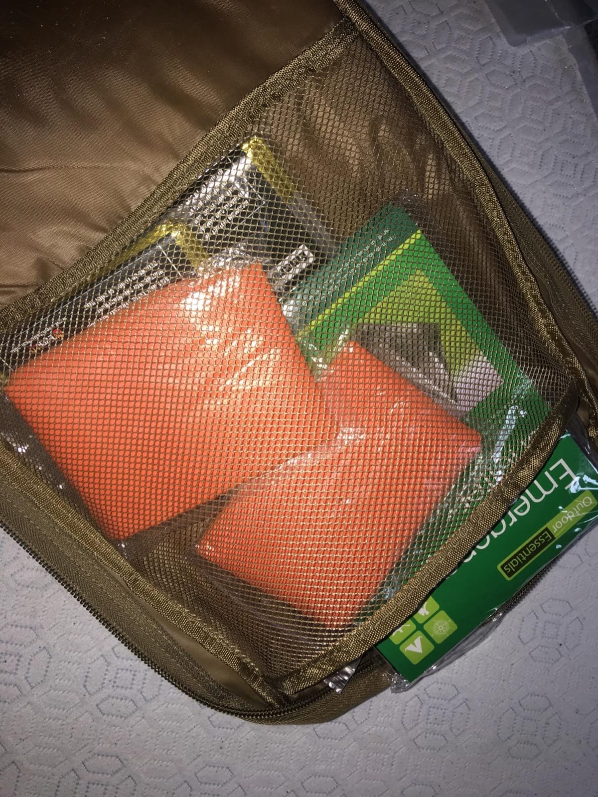 EVERLIT Complete 72 Hours Earthquake Bug Out Bag Emergency Survival Kit for Family. Be Prepared for Hurricanes, Floods, Tsunami, Other Disasters customer photo 1